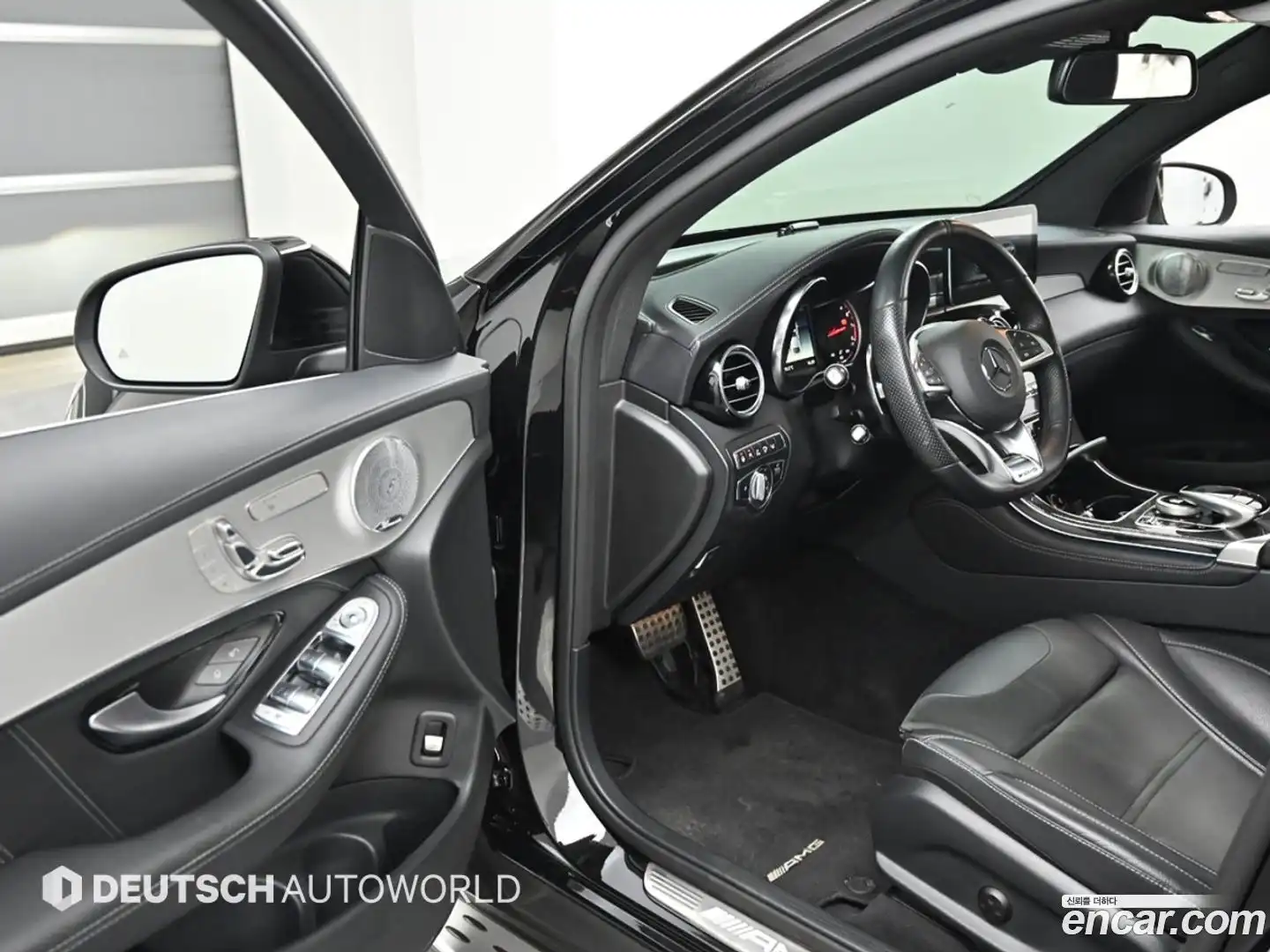 GLC-Class Mercedes-Benz 2019.11-OPTION-015