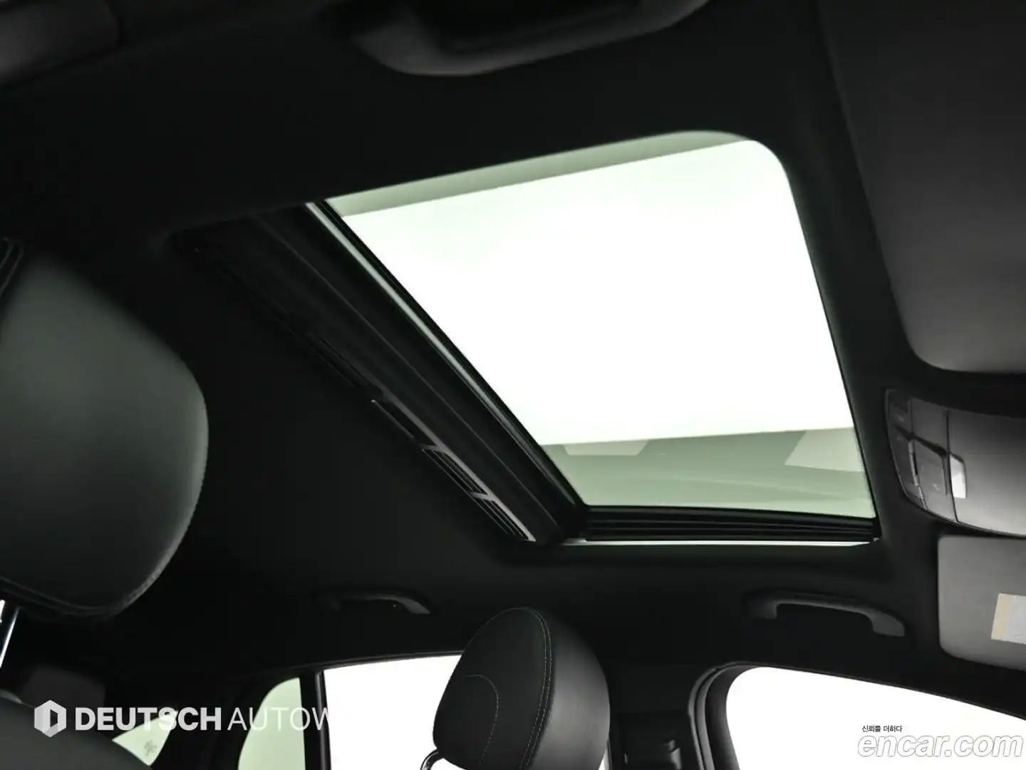 GLC-Class Mercedes-Benz 2019.11-OPTION-022
