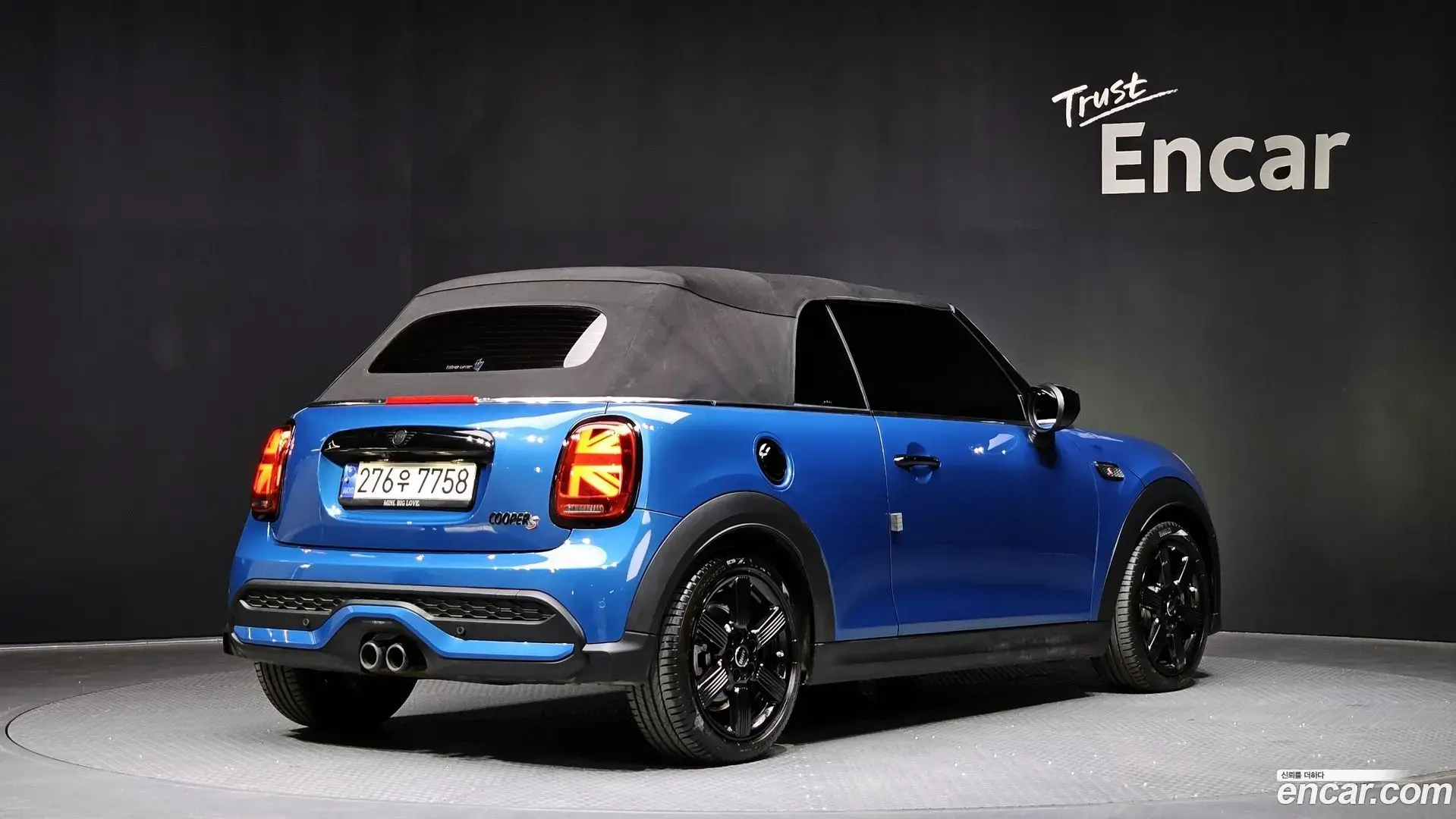 Main__Slider__Photo:Cooper Convertible Mini 2023.2-1