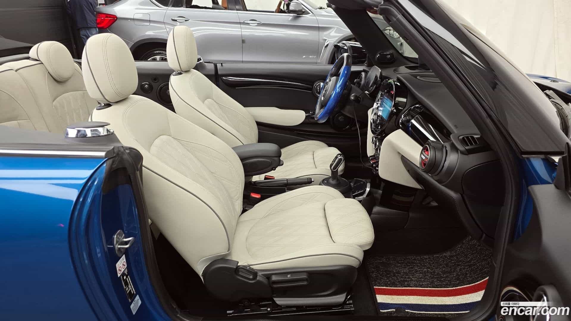 Cooper Convertible Mini 2023.2-INNER-010
