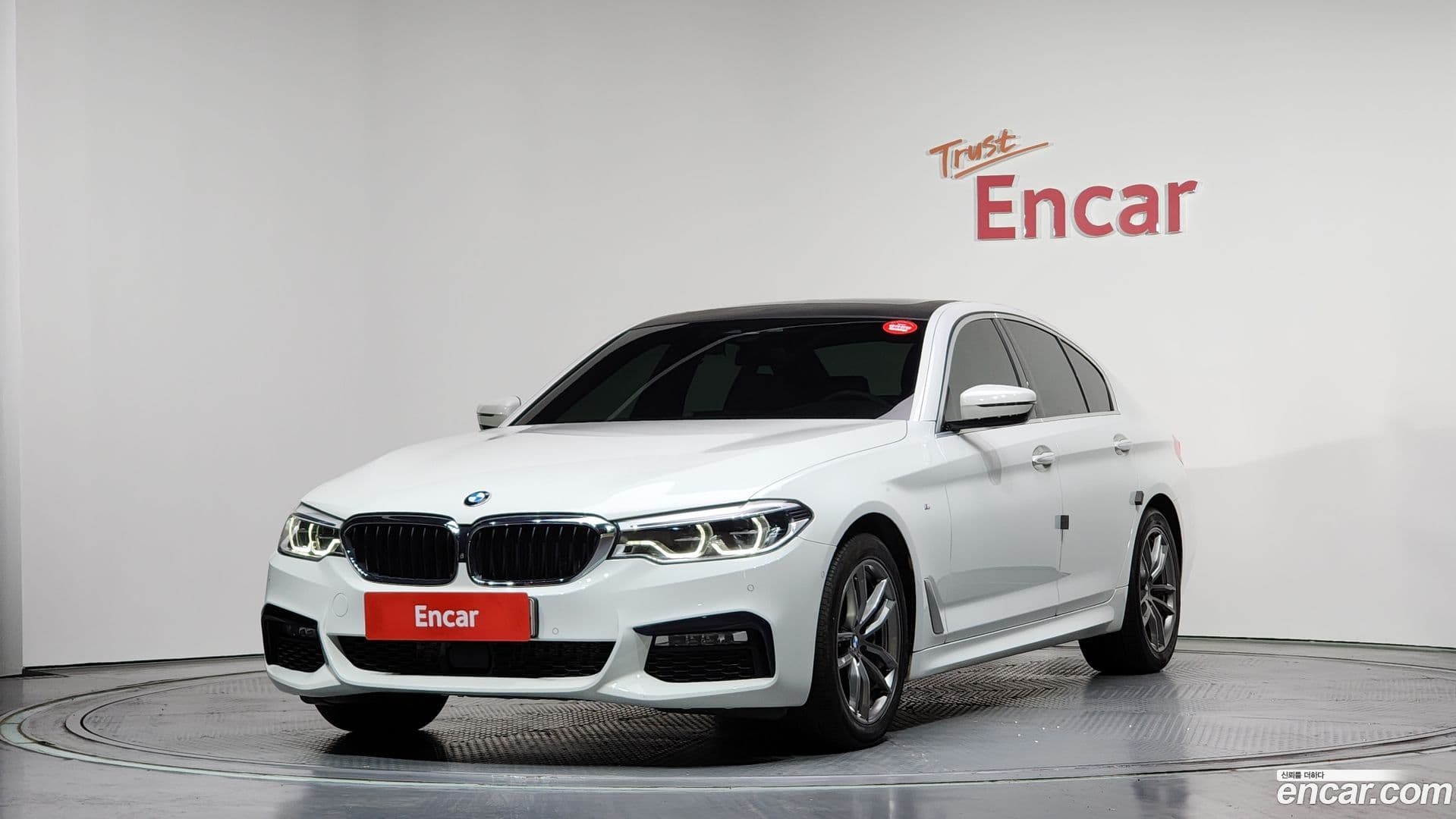 Main__Slider__Photo:5-Series BMW 2018.2-0