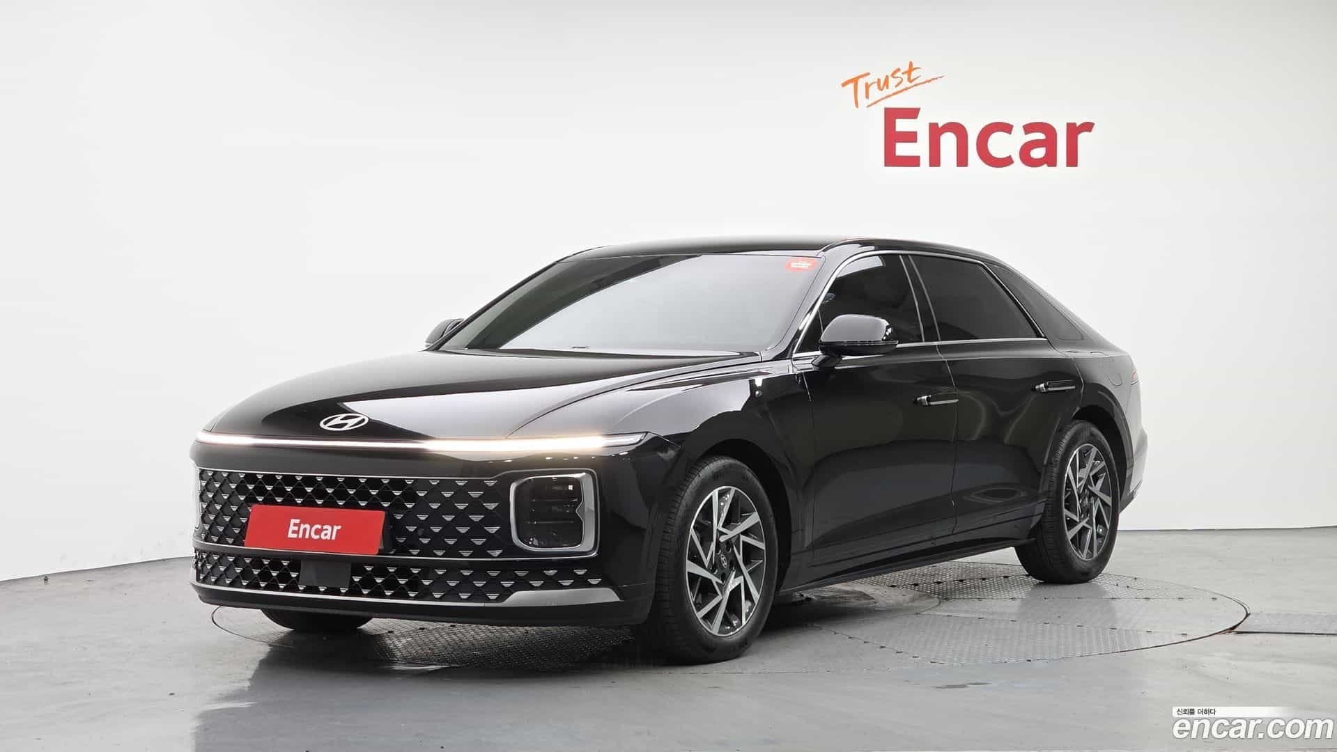 Grandeur Hyundai 2023.0-OUTER-001