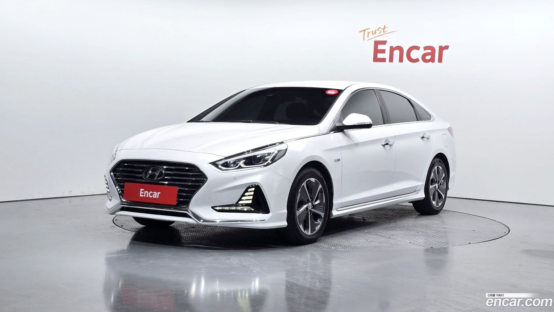Main__Slider__Photo:Sonata Hyundai 2017.10-0