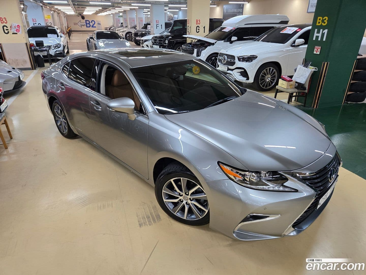 Main__Slider__Photo:ES Lexus 2018.6-0