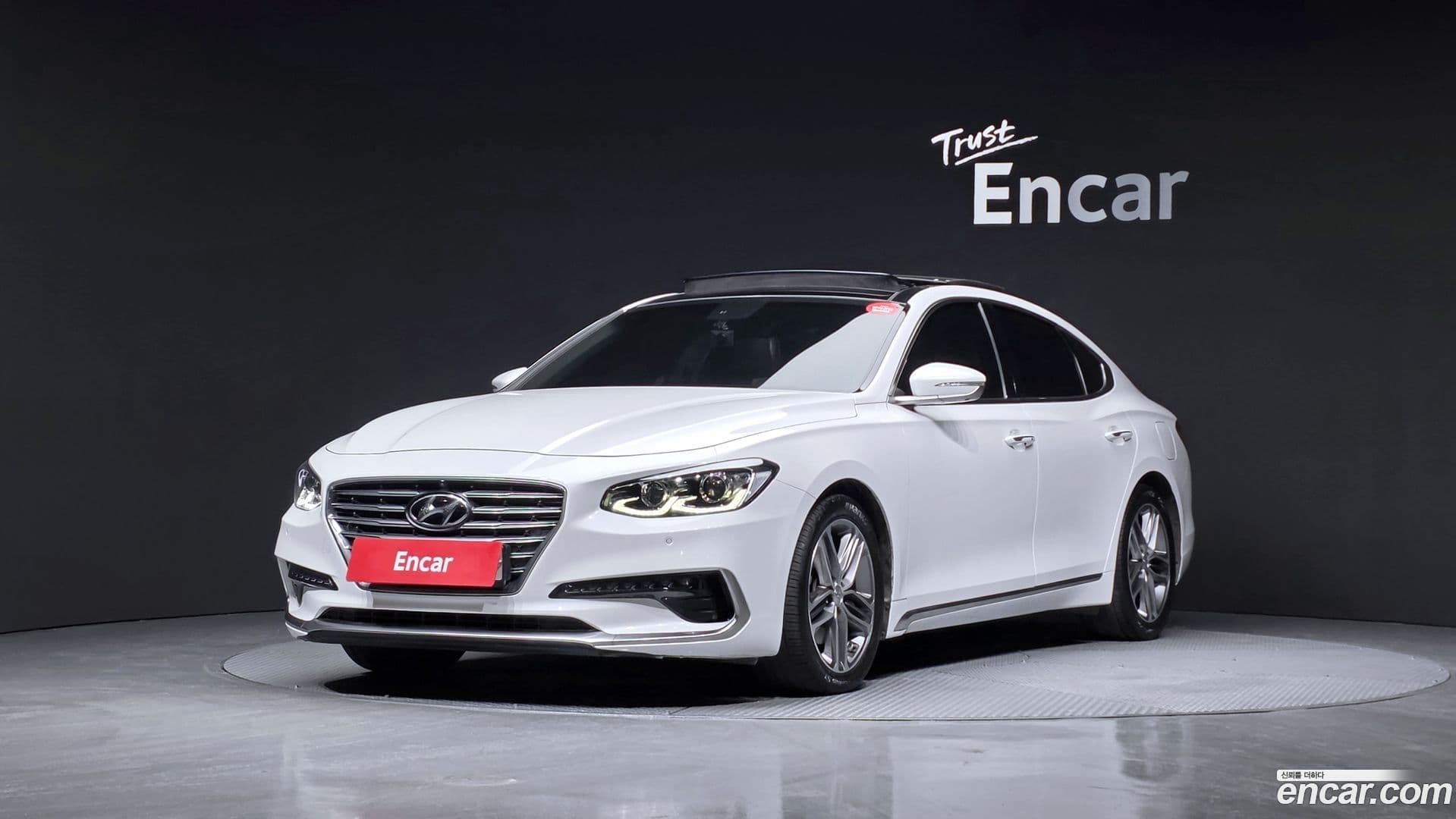 Main__Slider__Photo:Grandeur Hyundai 2017.3-0