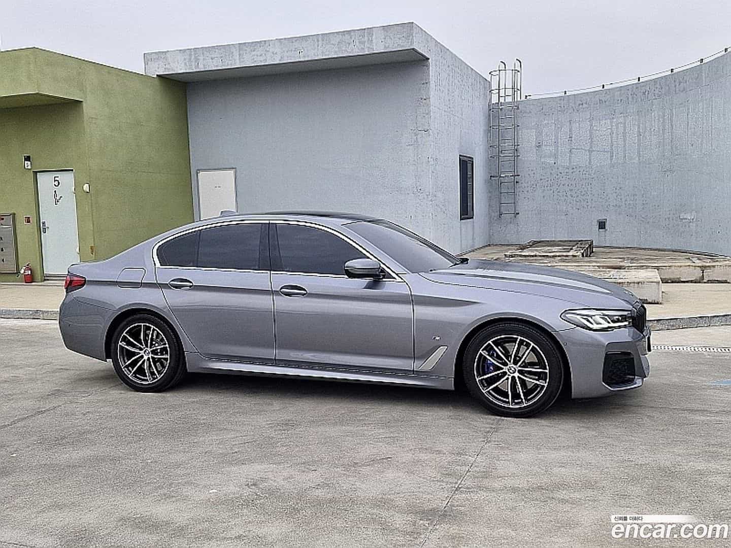 5-Series BMW 2023.0-OUTER-003