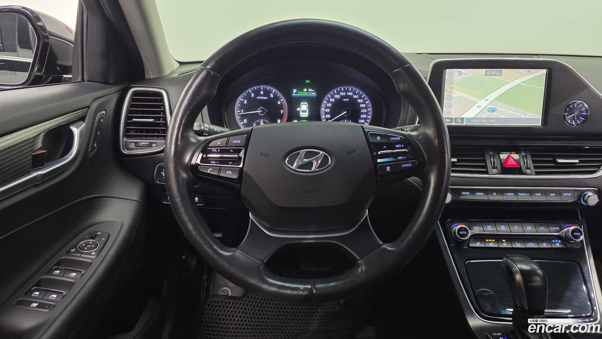 Grandeur Hyundai 2018.10-OPTION-017
