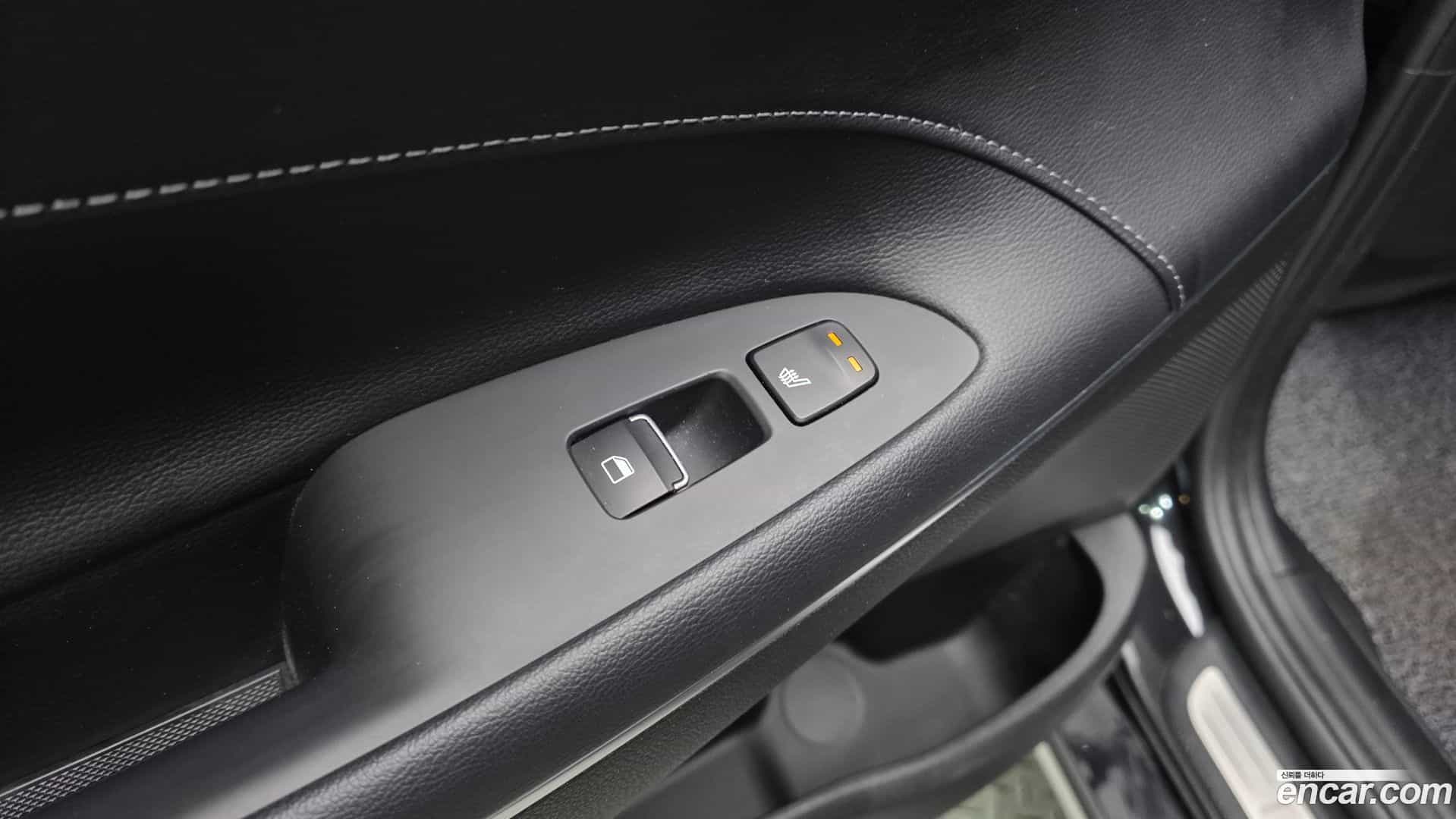 Grandeur Hyundai 2018.10-OPTION-023