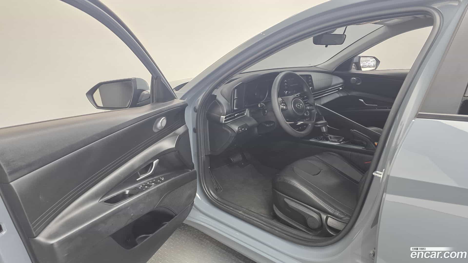 AVANTE Hyundai 2022.2-OPTION-015