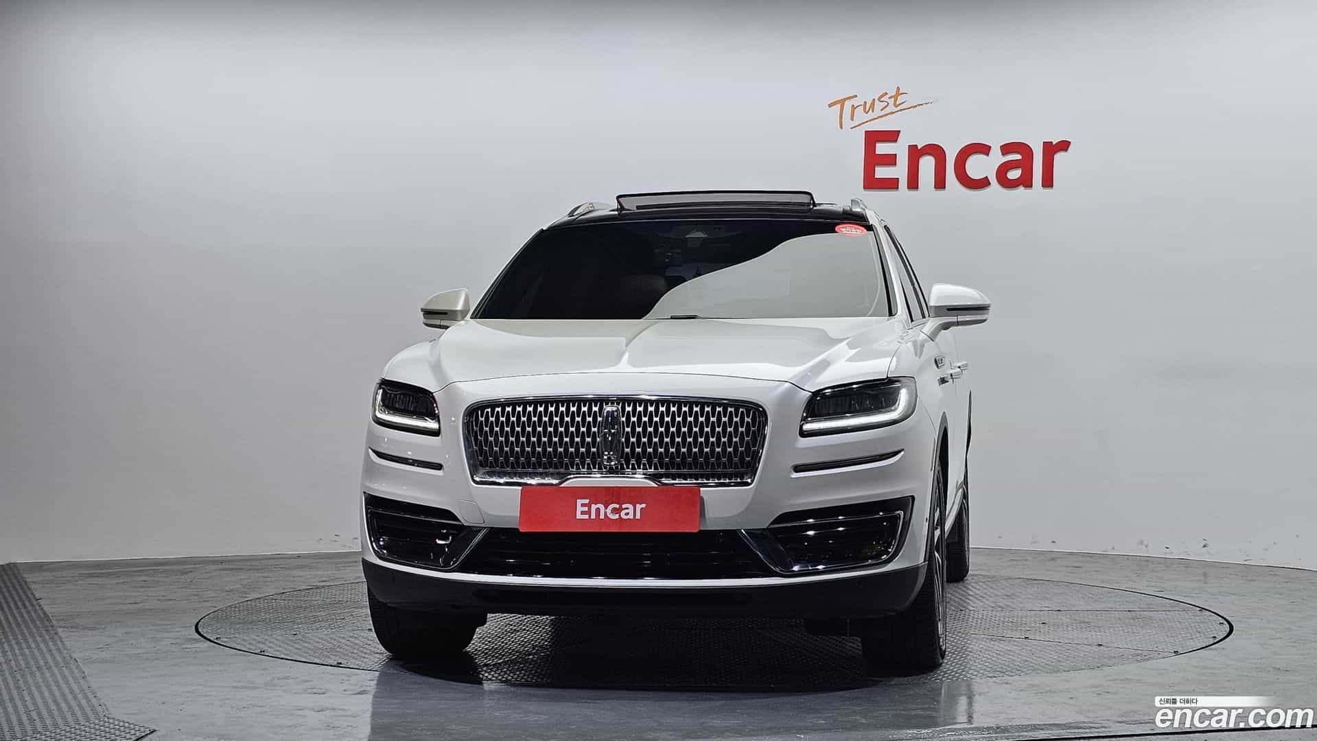 Nautilus Lincoln 2019.10-OUTER-003