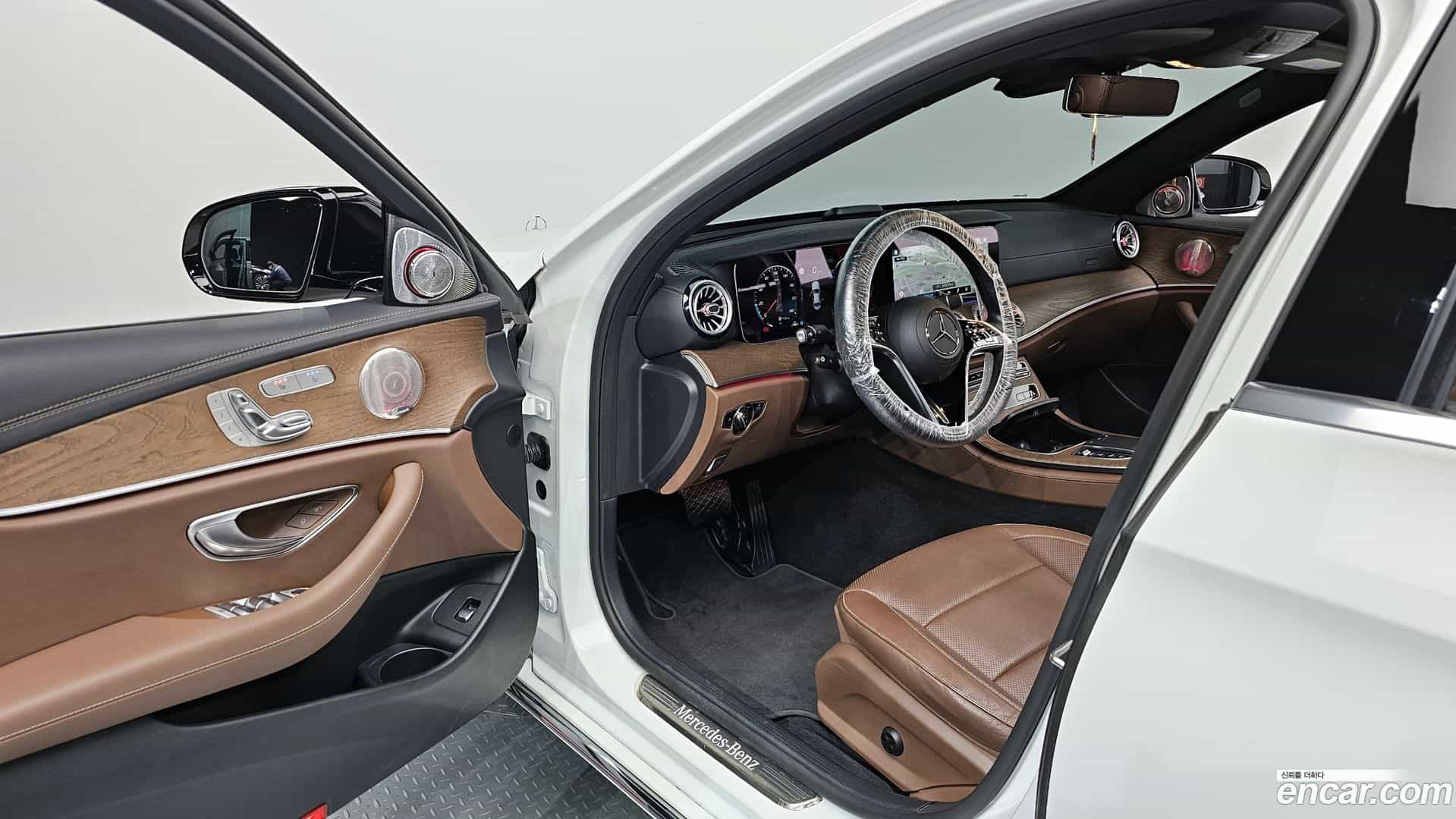 E-Class Mercedes-Benz 2022.4-OPTION-015