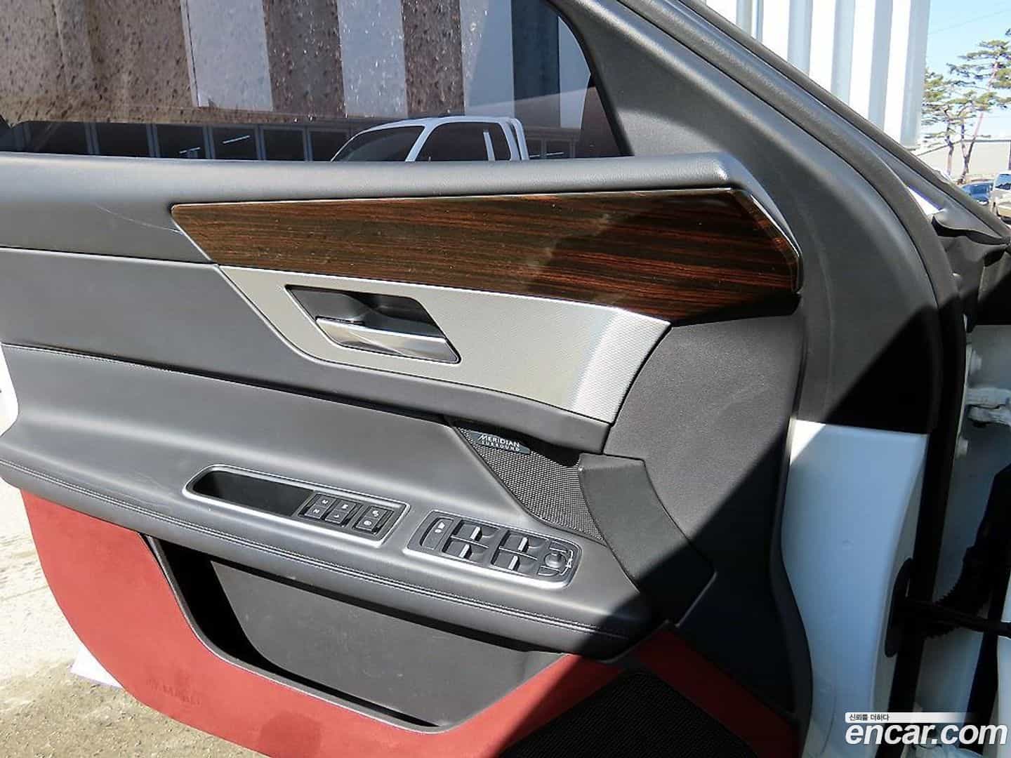 XF Jaguar 2018.6-OPTION-016
