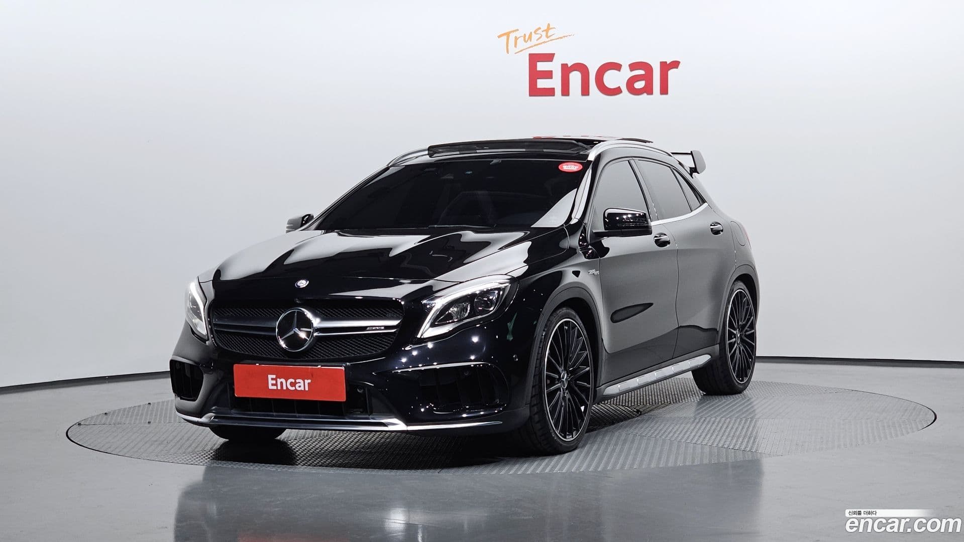Main__Slider__Photo:GLA-Class Mercedes-Benz 2017.9-0