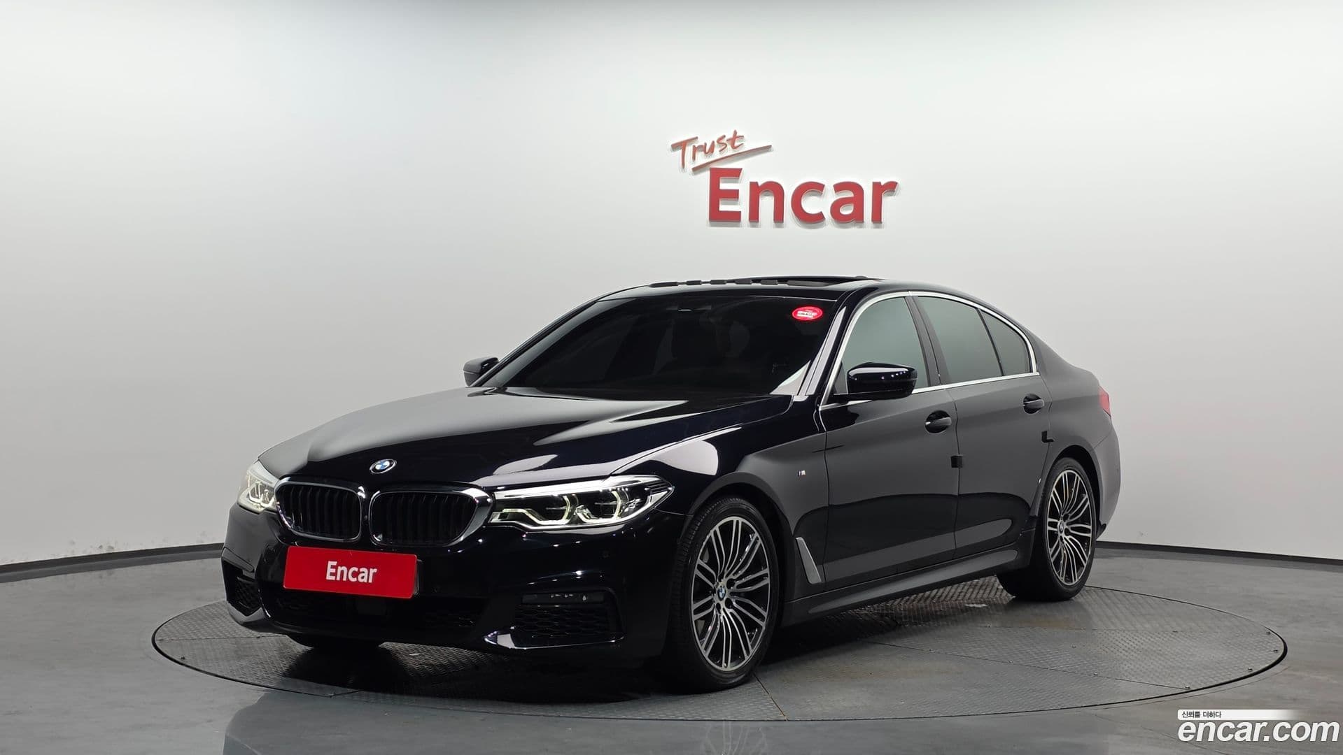 Main__Slider__Photo:5-Series BMW 2019.7-0