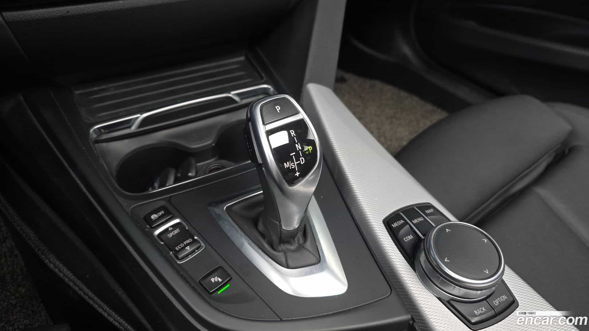 3-Series BMW 2017.2-INNER-009