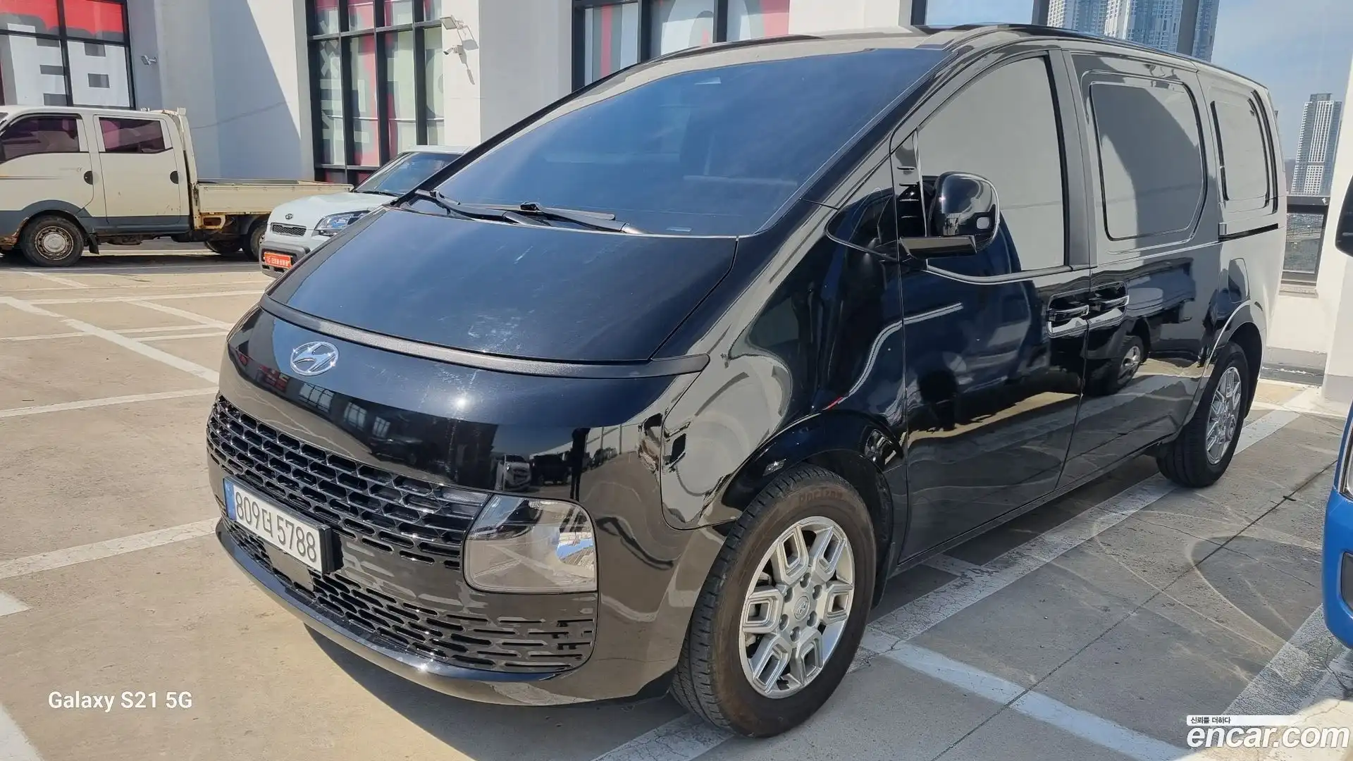 Staria Hyundai 2023.0-OUTER-001