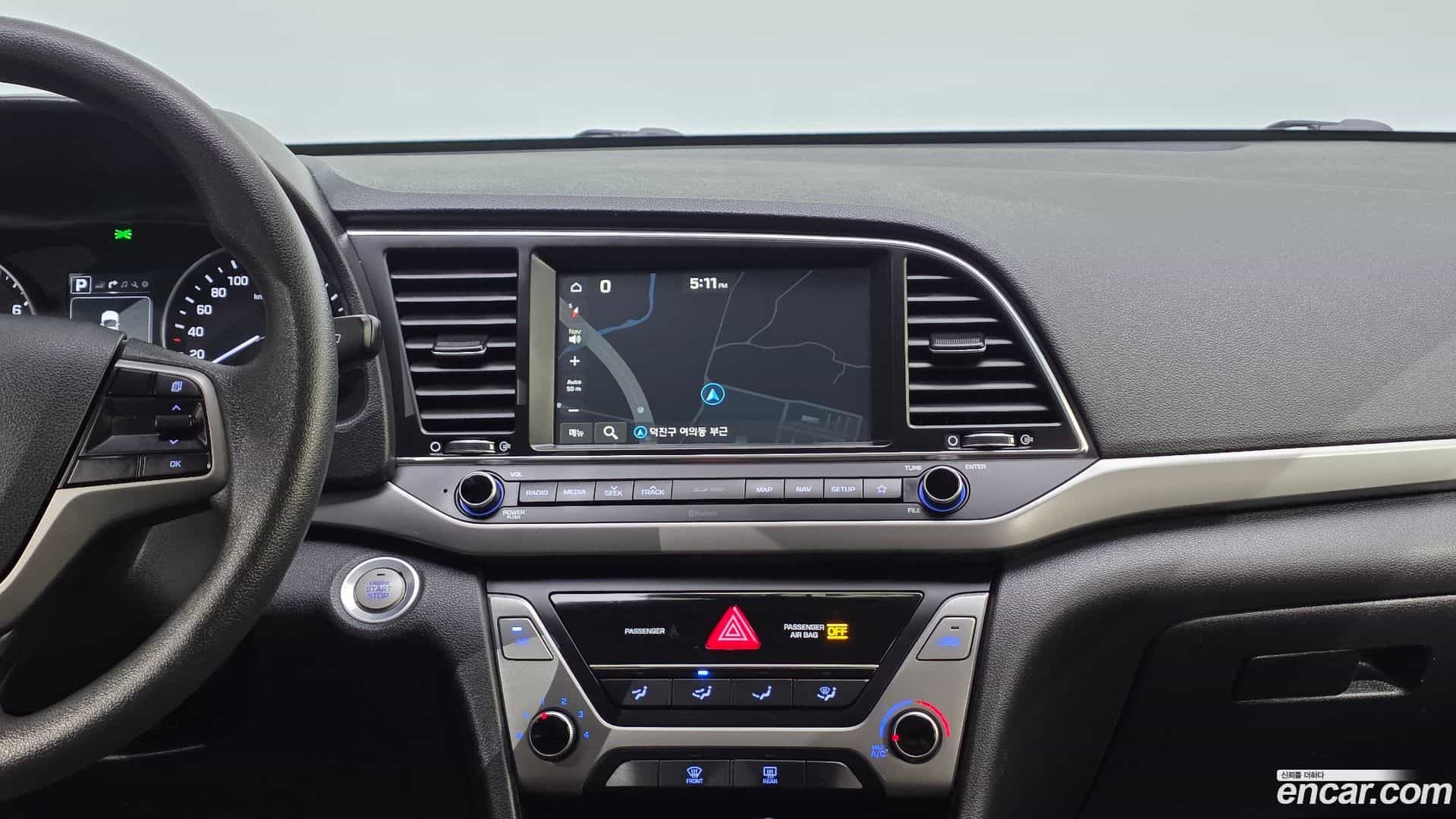 AVANTE Hyundai 2017.10-OPTION-020