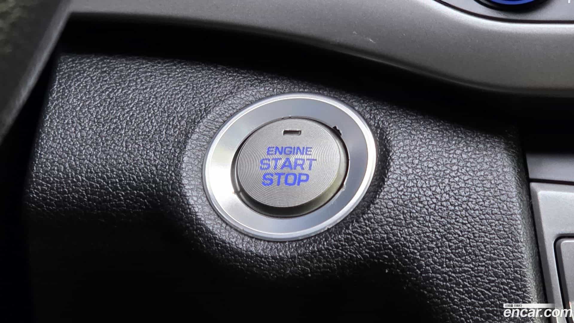 AVANTE Hyundai 2017.10-OPTION-022