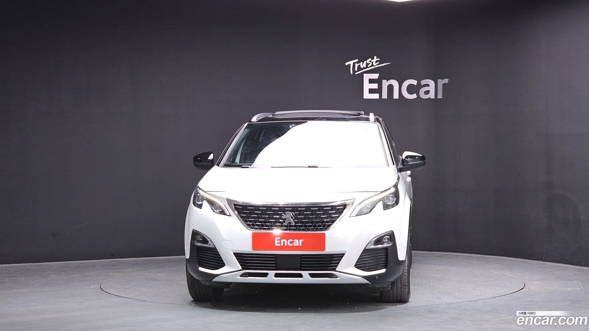 Main__Slider__Photo:5008 Peugeot 2018.4-0