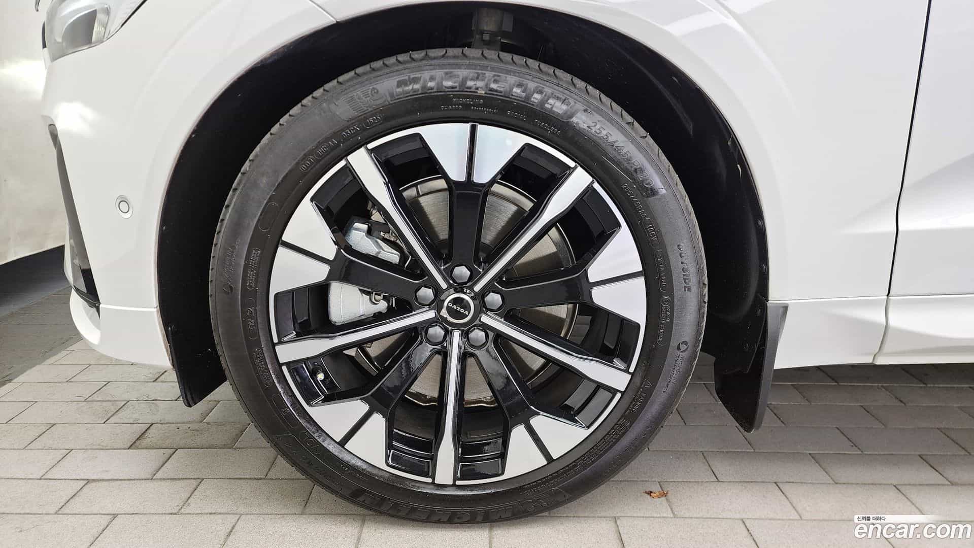 XC60 Volvo 2025.8-OUTER-005