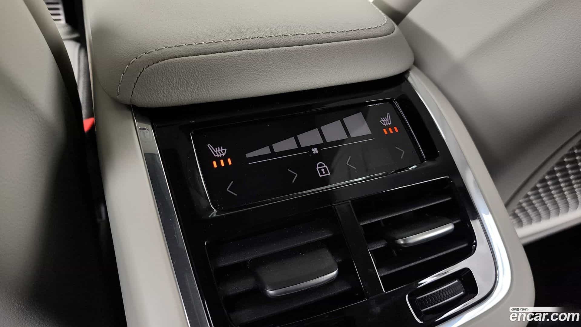 XC60 Volvo 2025.8-OPTION-023