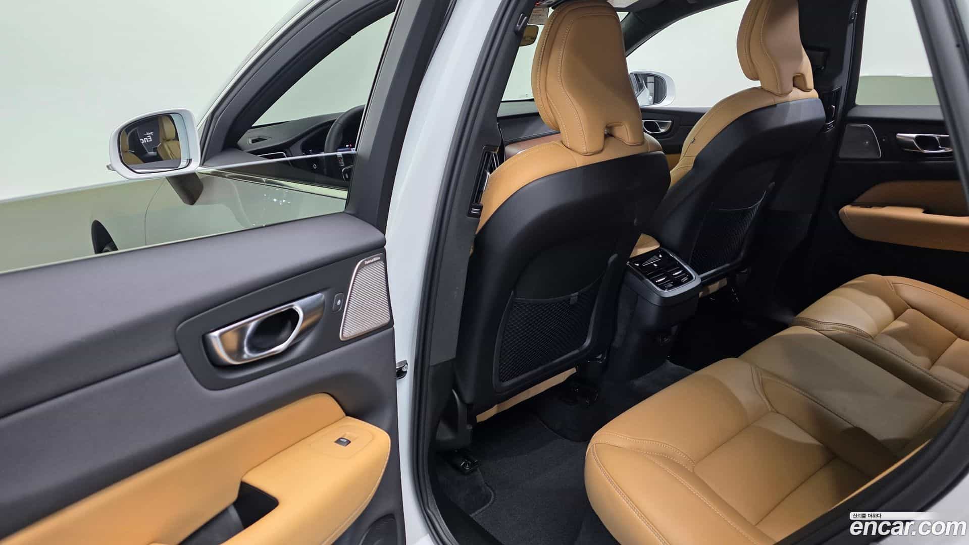XC60 Volvo 2023.11-OPTION-021