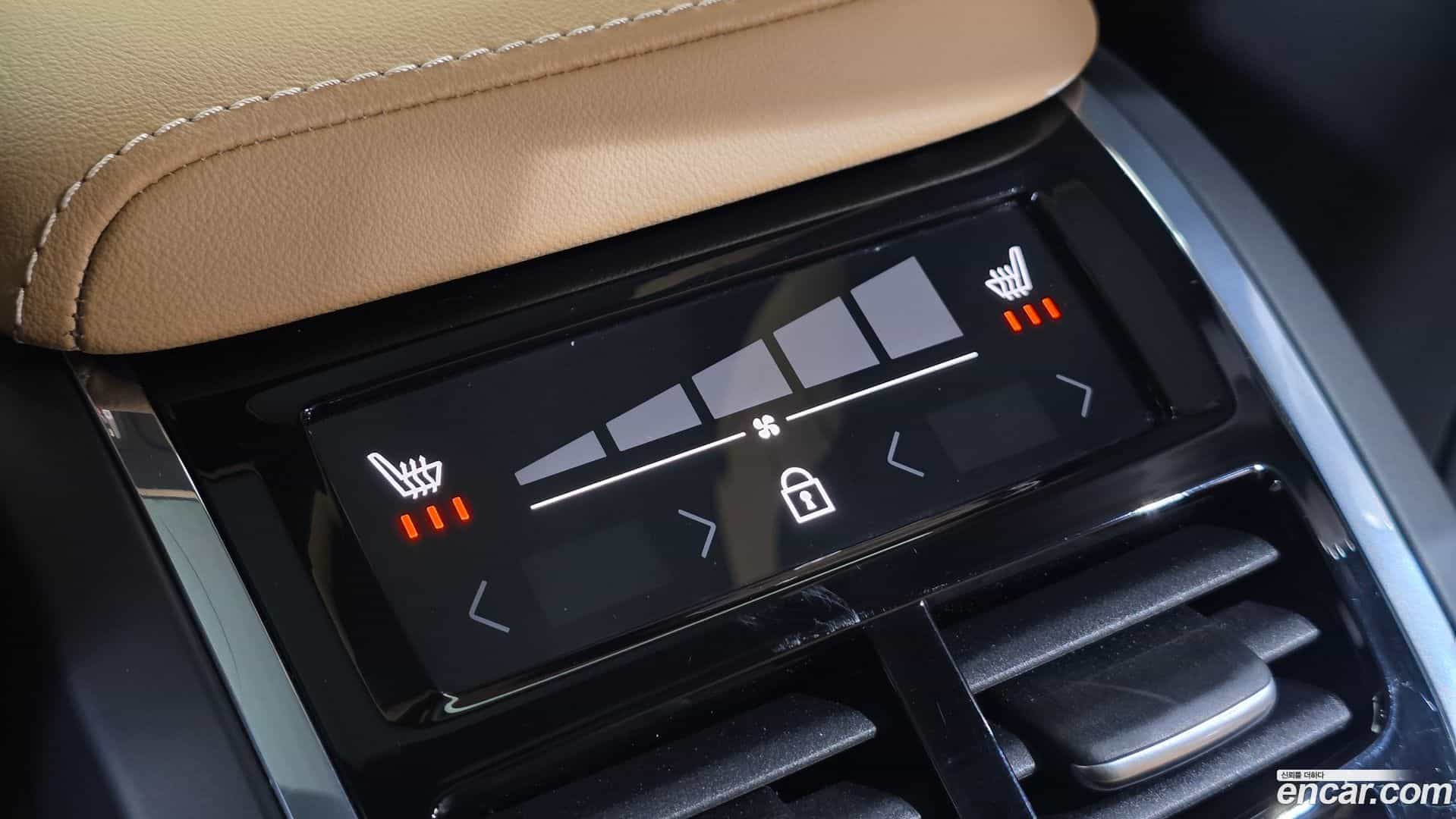 XC60 Volvo 2023.11-OPTION-022