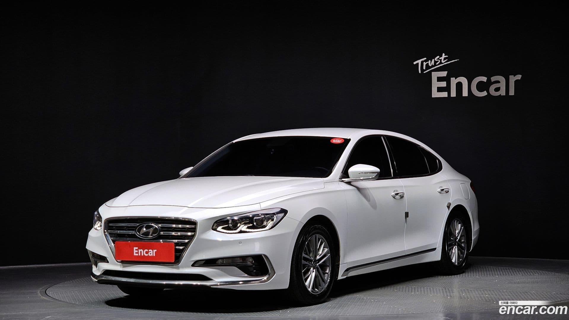 Main__Slider__Photo:Grandeur Hyundai 2019.8-0