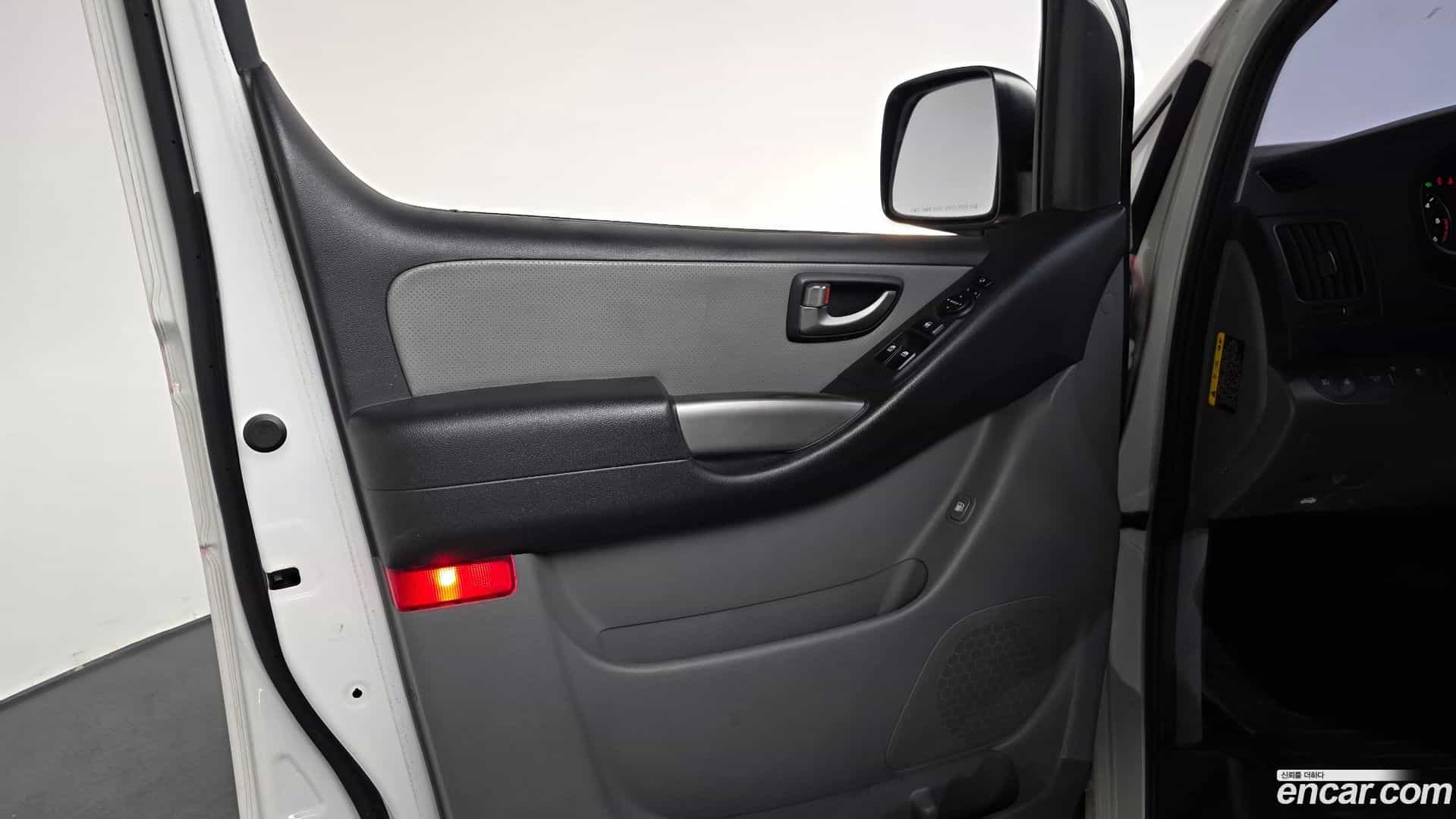 Starex Hyundai 2019.5-OPTION-021