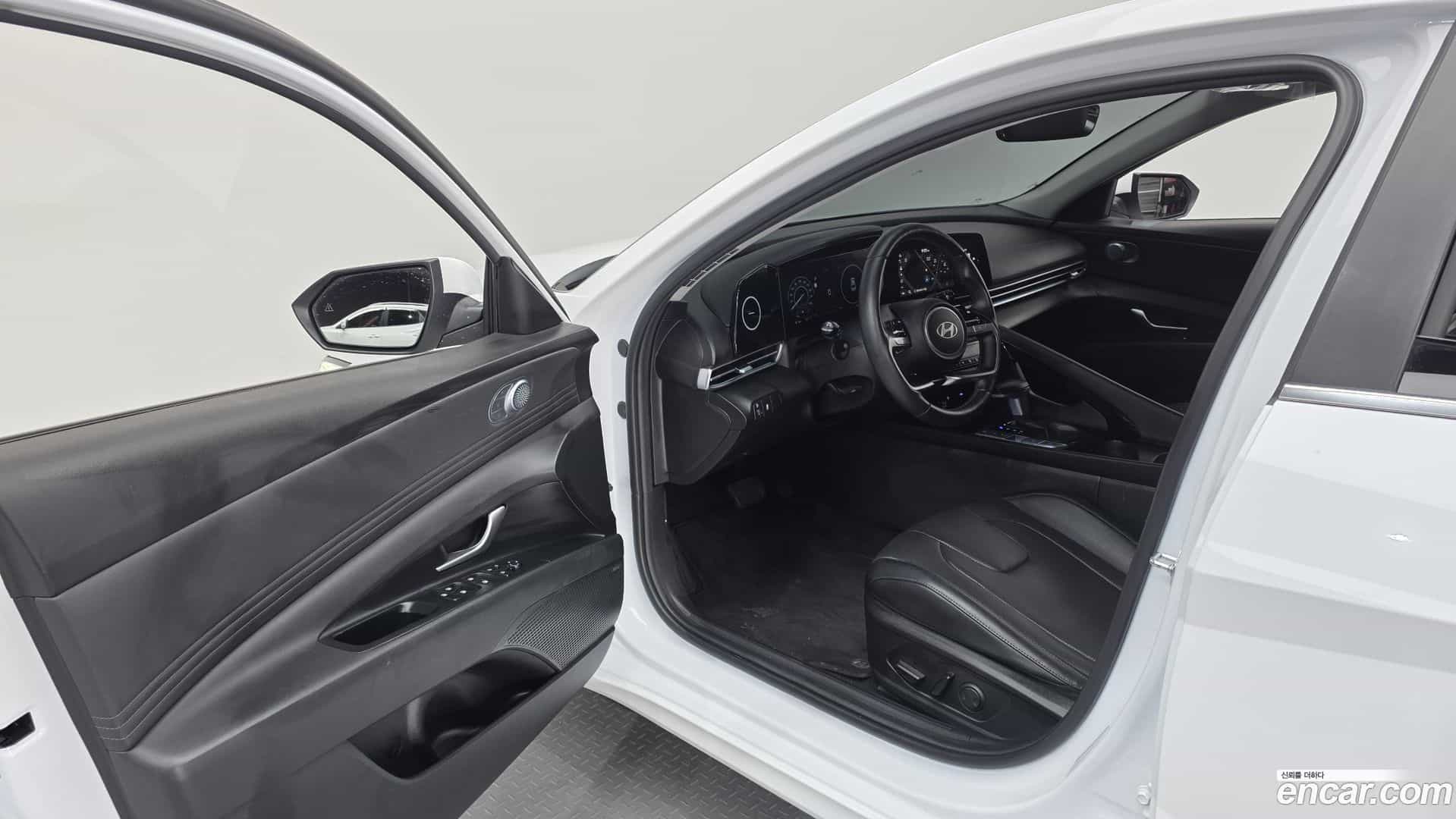 AVANTE Hyundai 2024.5-OPTION-015