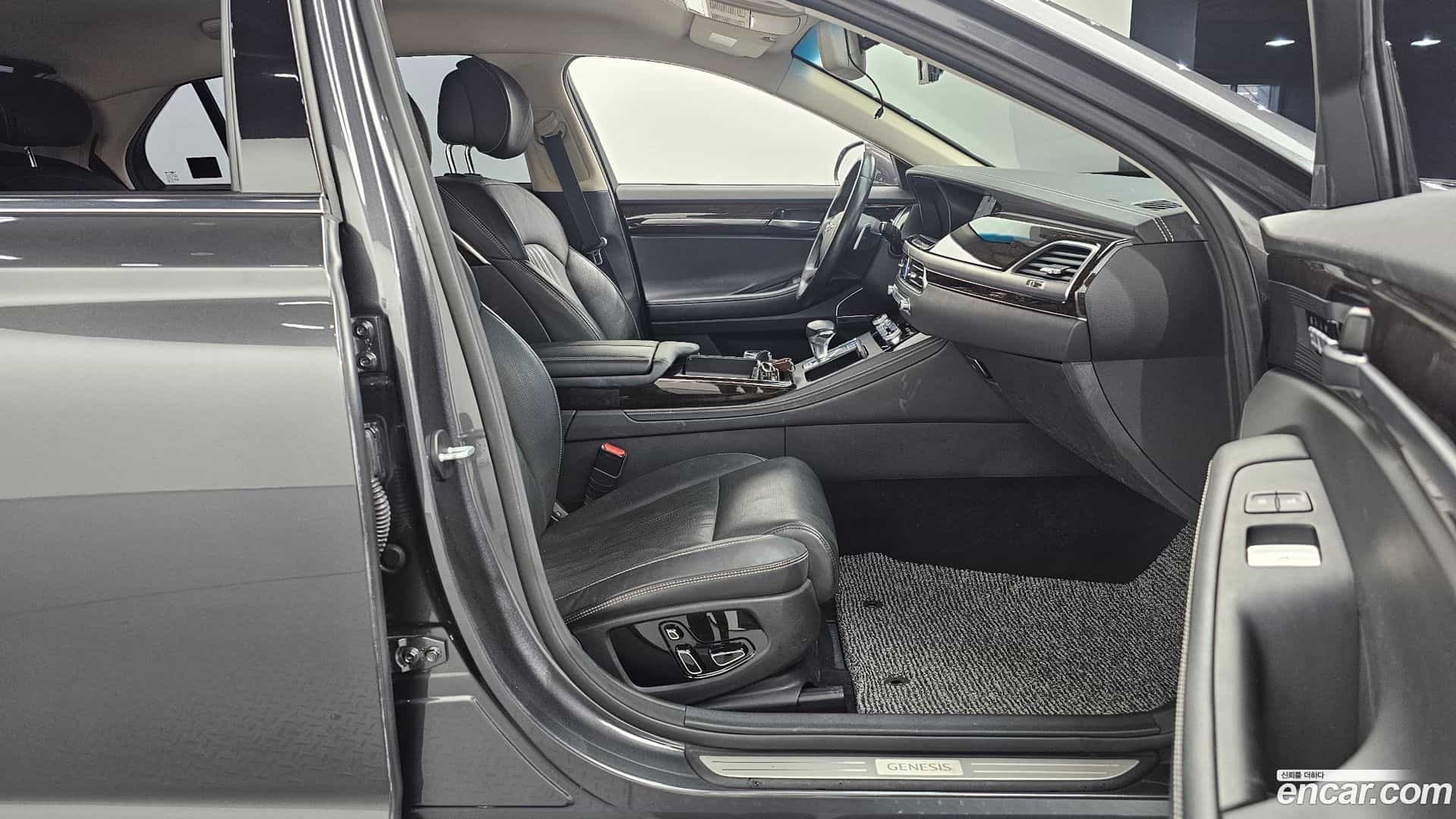 G90 Genesis 2019.0-INNER-010