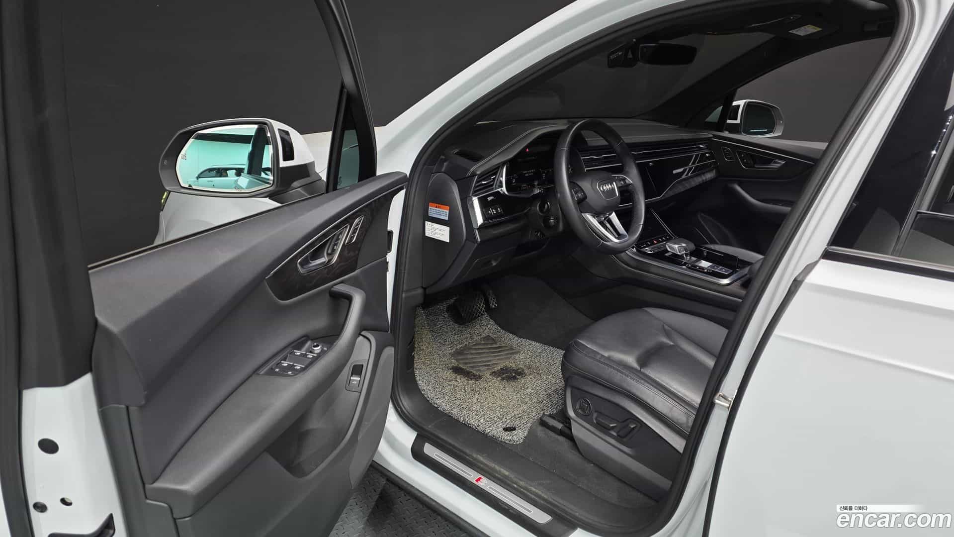 Q7 Audi 2023.2-INNER-010