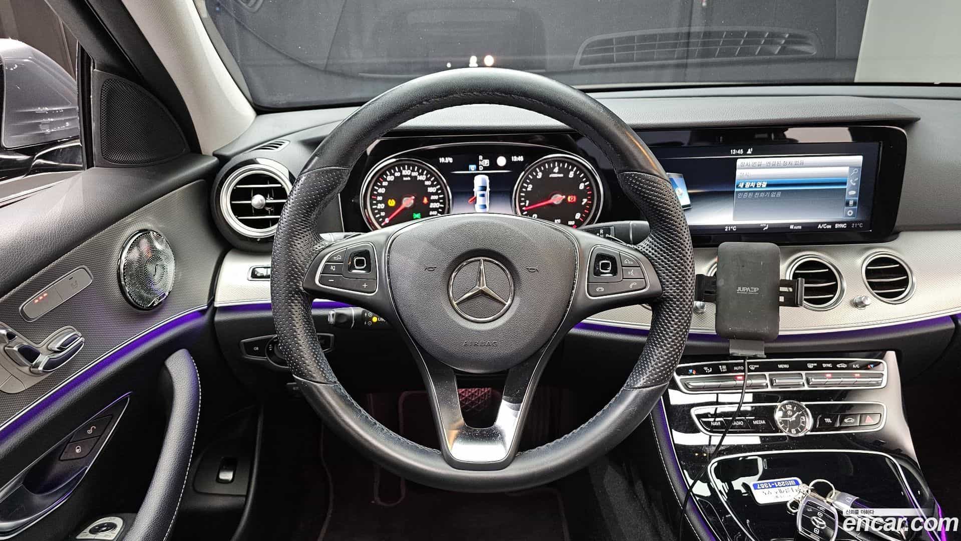 E-Class Mercedes-Benz 2017.0-OPTION-017