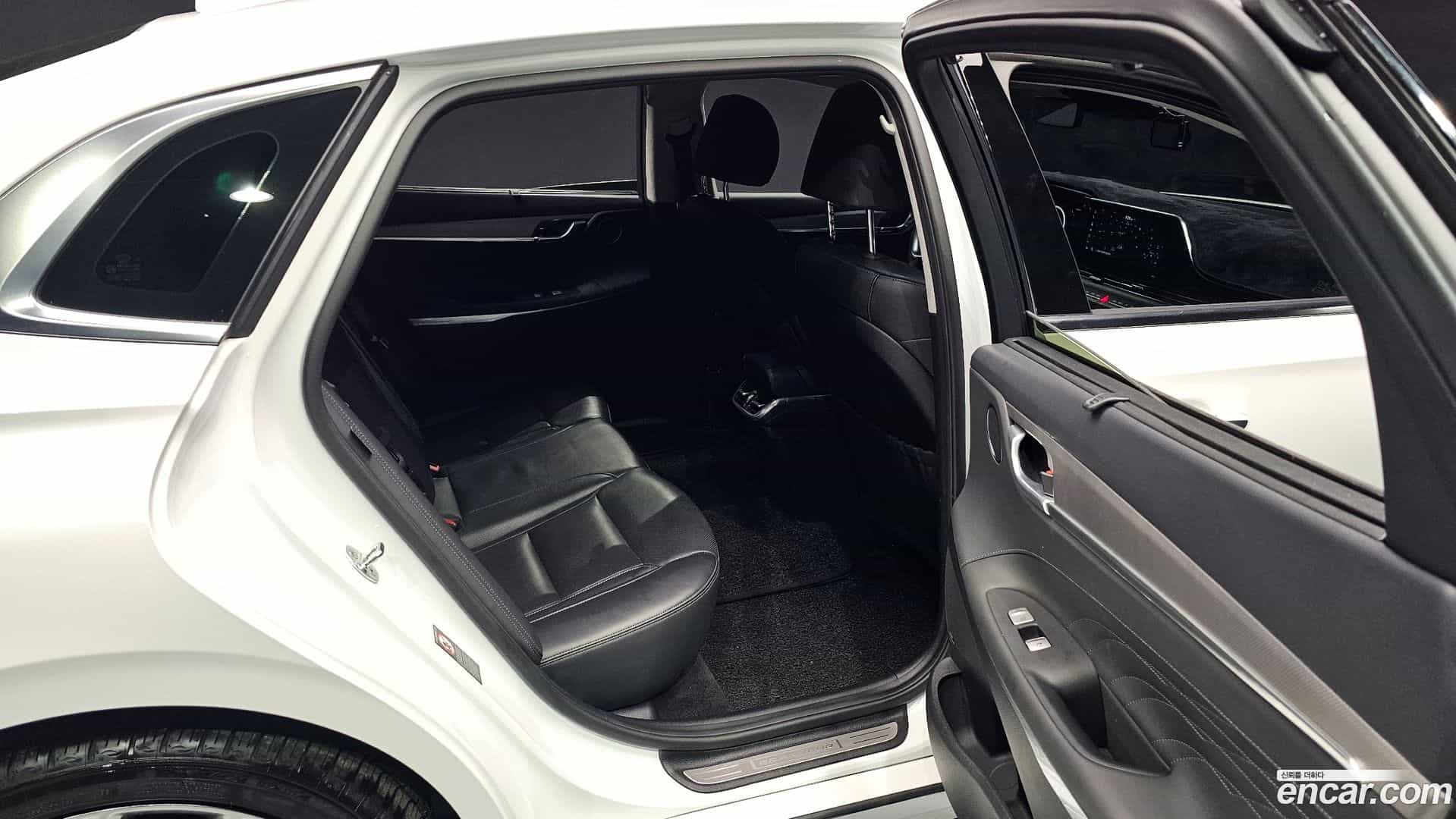 Grandeur Hyundai 2021.8-OPTION-016