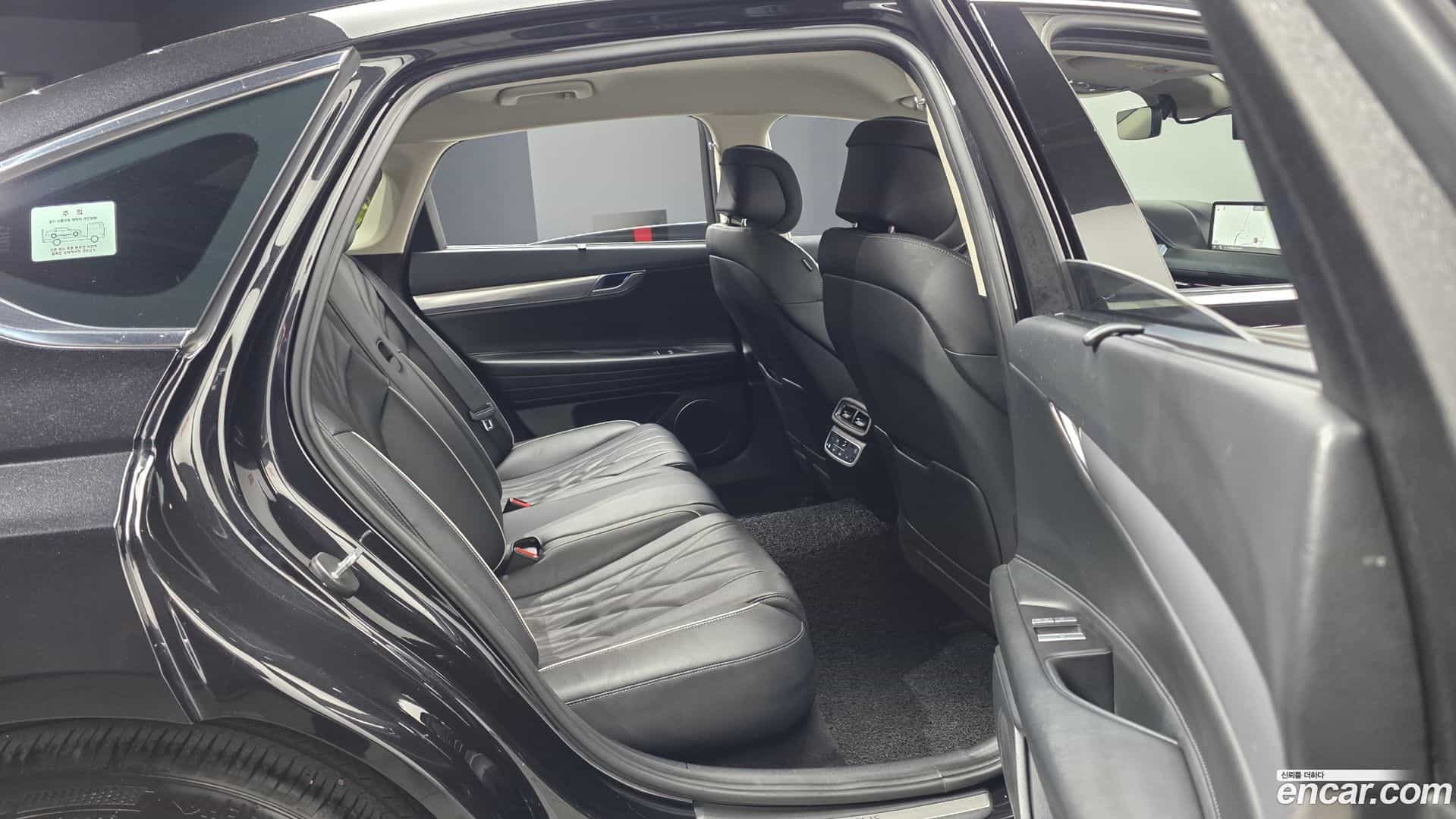 G80 Genesis 2022.0-OPTION-015