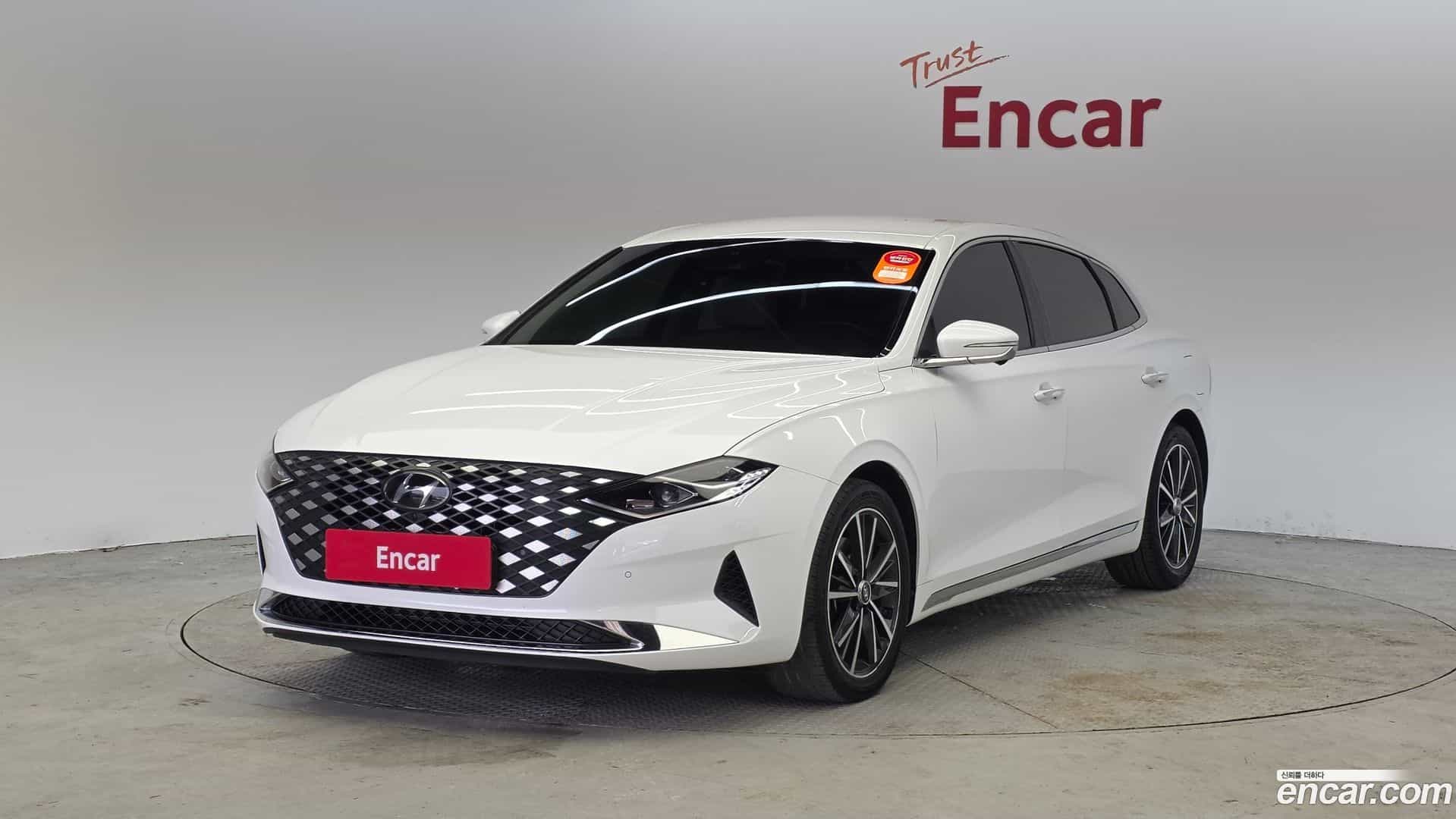 Grandeur Hyundai 2022.2-OUTER-001