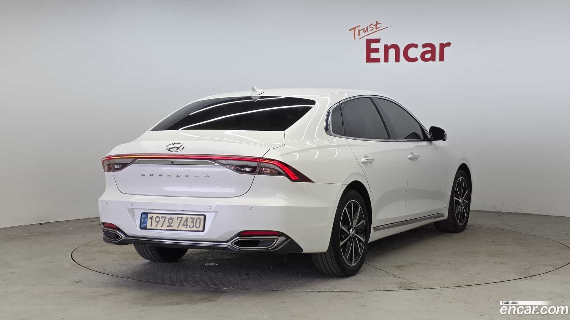 Grandeur Hyundai 2022.2-OUTER-002