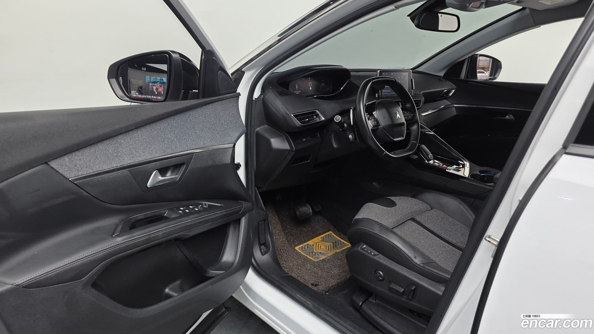 Main__Slider__Photo:5008 Peugeot 2019.2-9