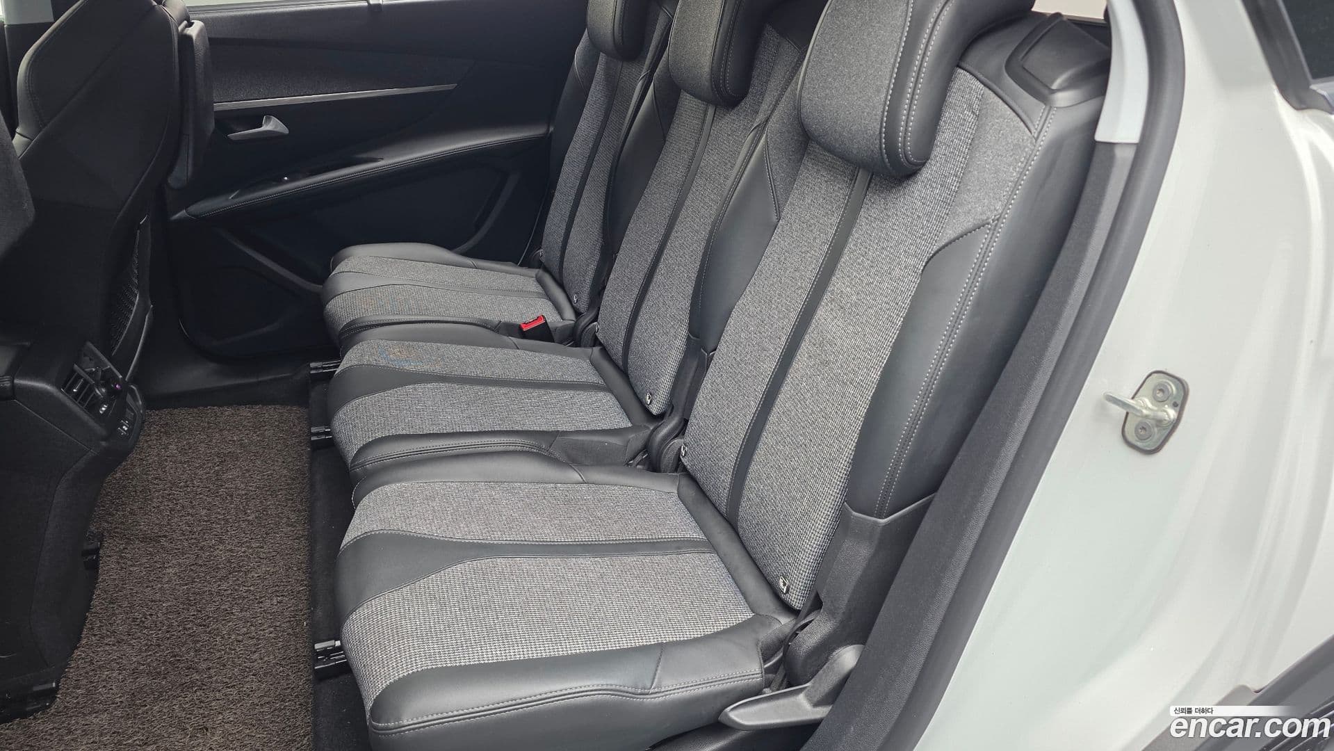 Main__Slider__Photo:5008 Peugeot 2019.2-11