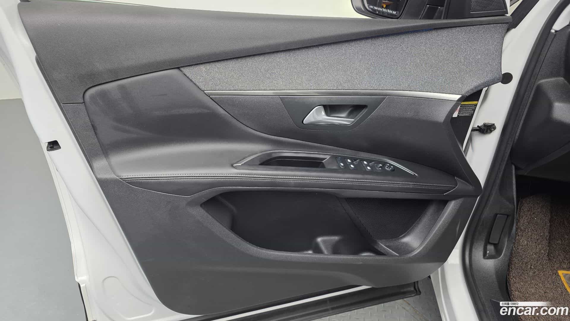 5008 Peugeot 2019.2-INNER-034