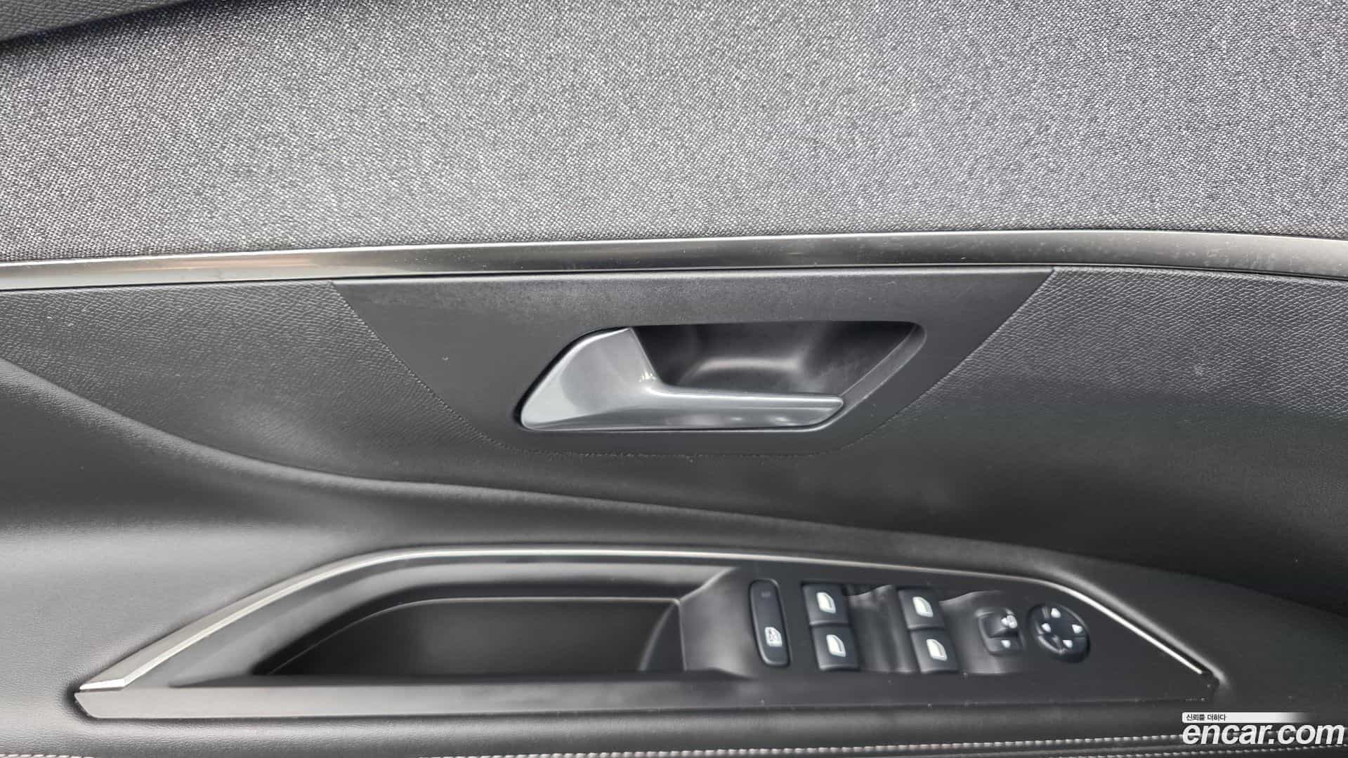 5008 Peugeot 2019.2-OPTION-041