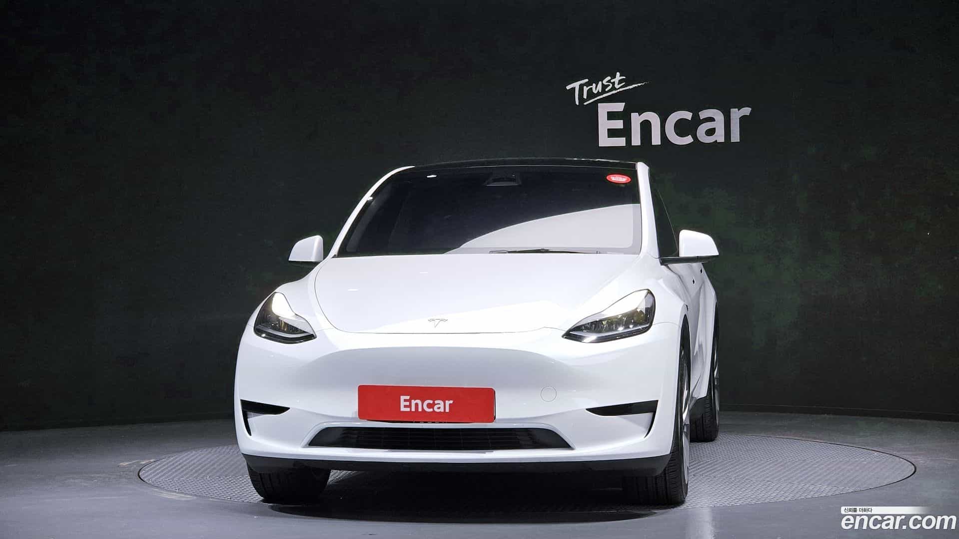 Model Y Tesla 2023.8-OUTER-003