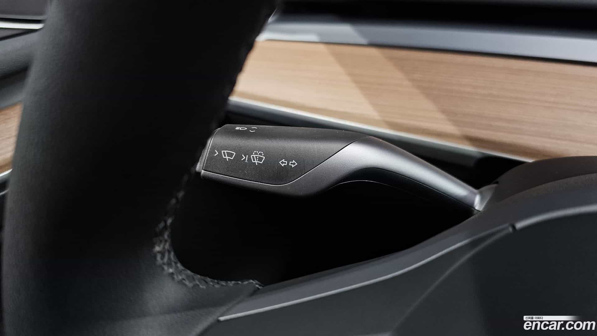 Model Y Tesla 2023.8-OPTION-023
