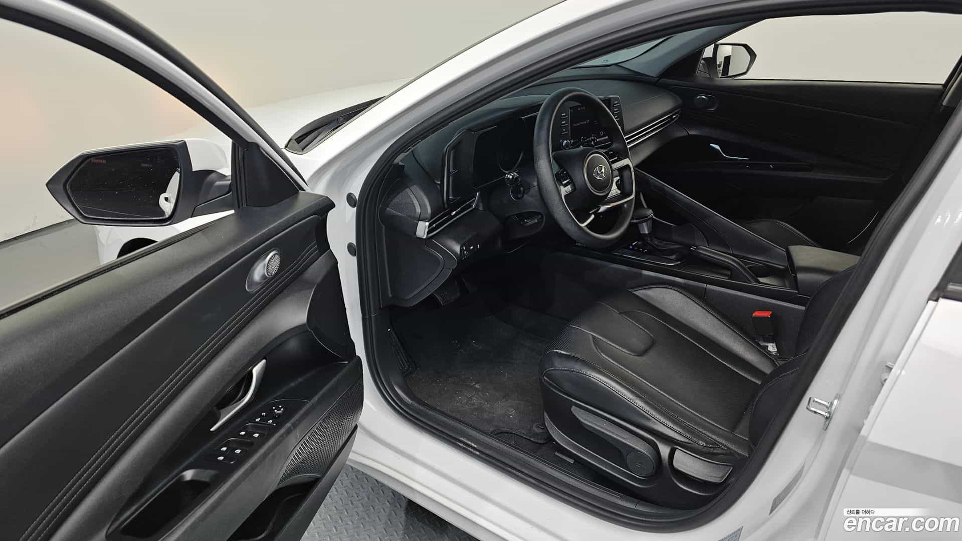 AVANTE Hyundai 2023.0-INNER-010
