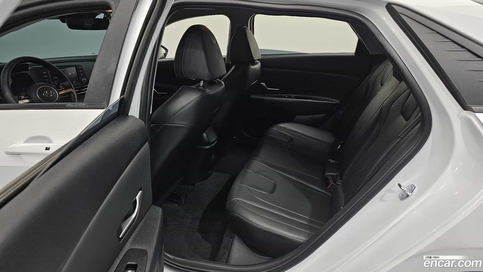 AVANTE Hyundai 2023.0-OPTION-015
