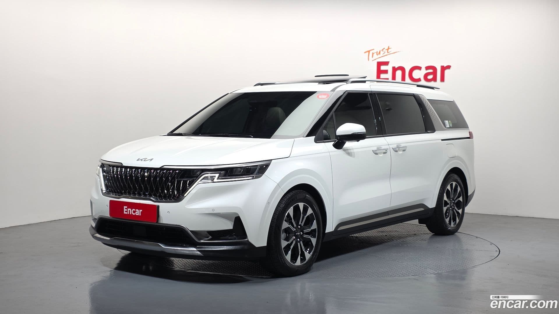 Main__Slider__Photo:Canival Kia 2022.5-0
