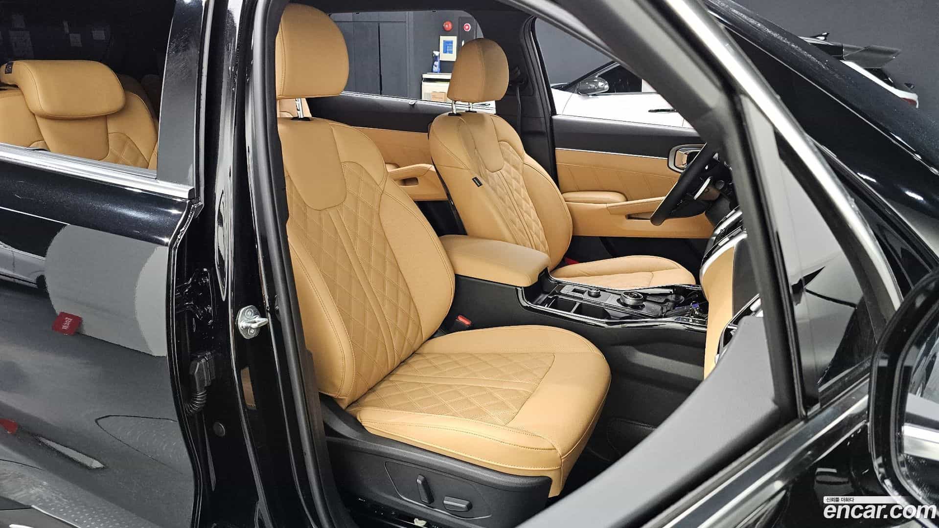 Sorento Kia 2023.2-INNER-010