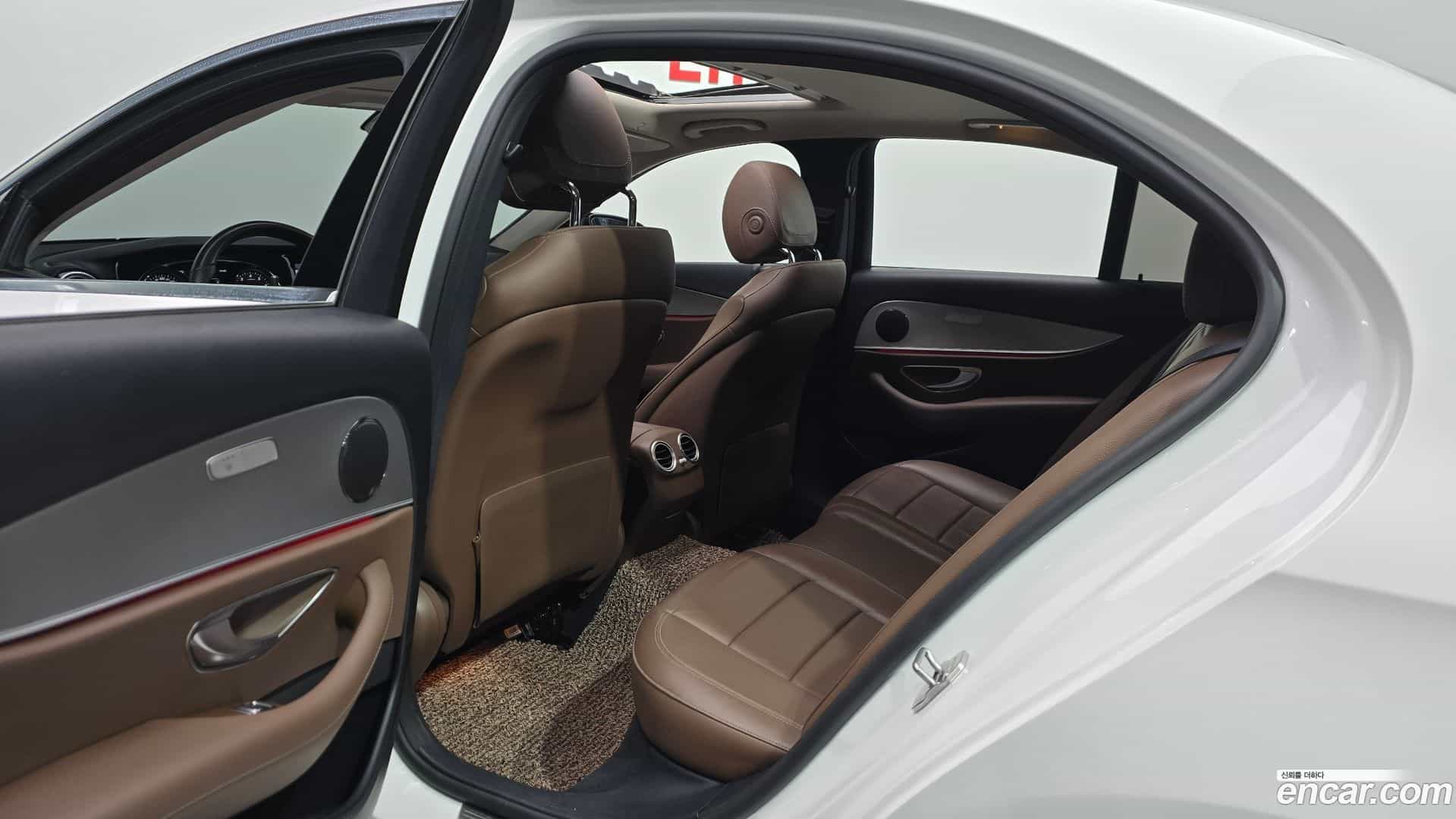 E-Class Mercedes-Benz 2018.1-OPTION-015