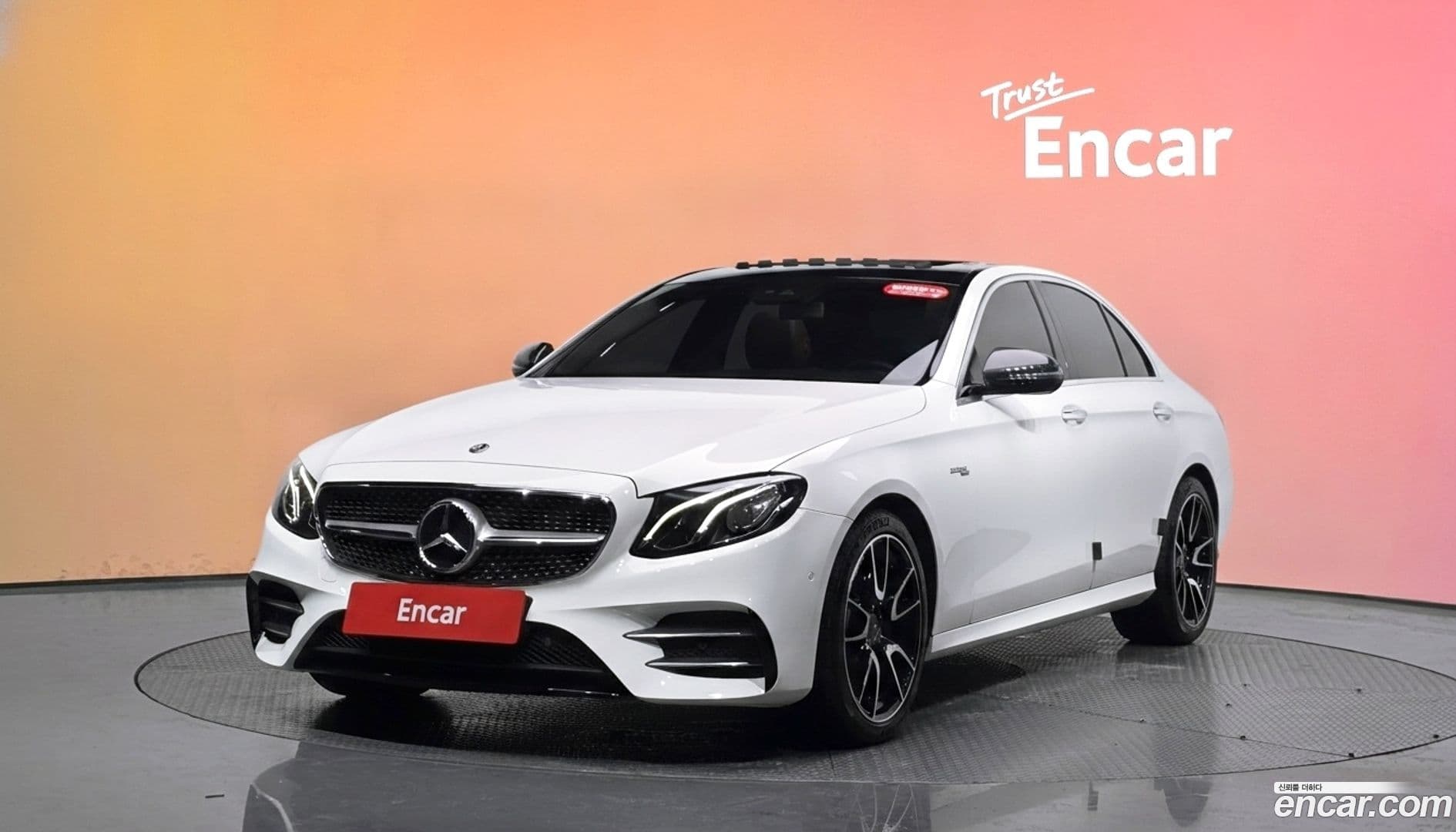 Main__Slider__Photo:E-Class Mercedes-Benz 2018.1-0