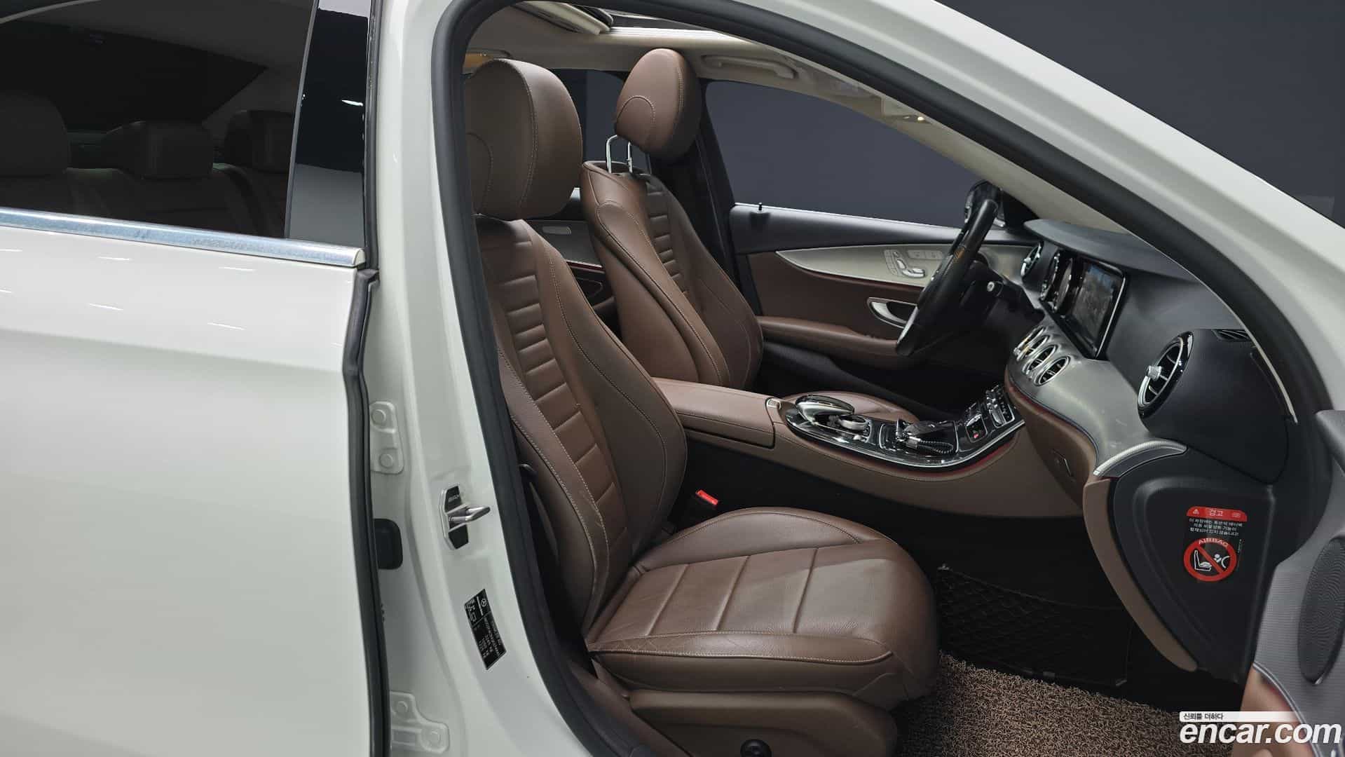 E-Class Mercedes-Benz 2018.1-INNER-036